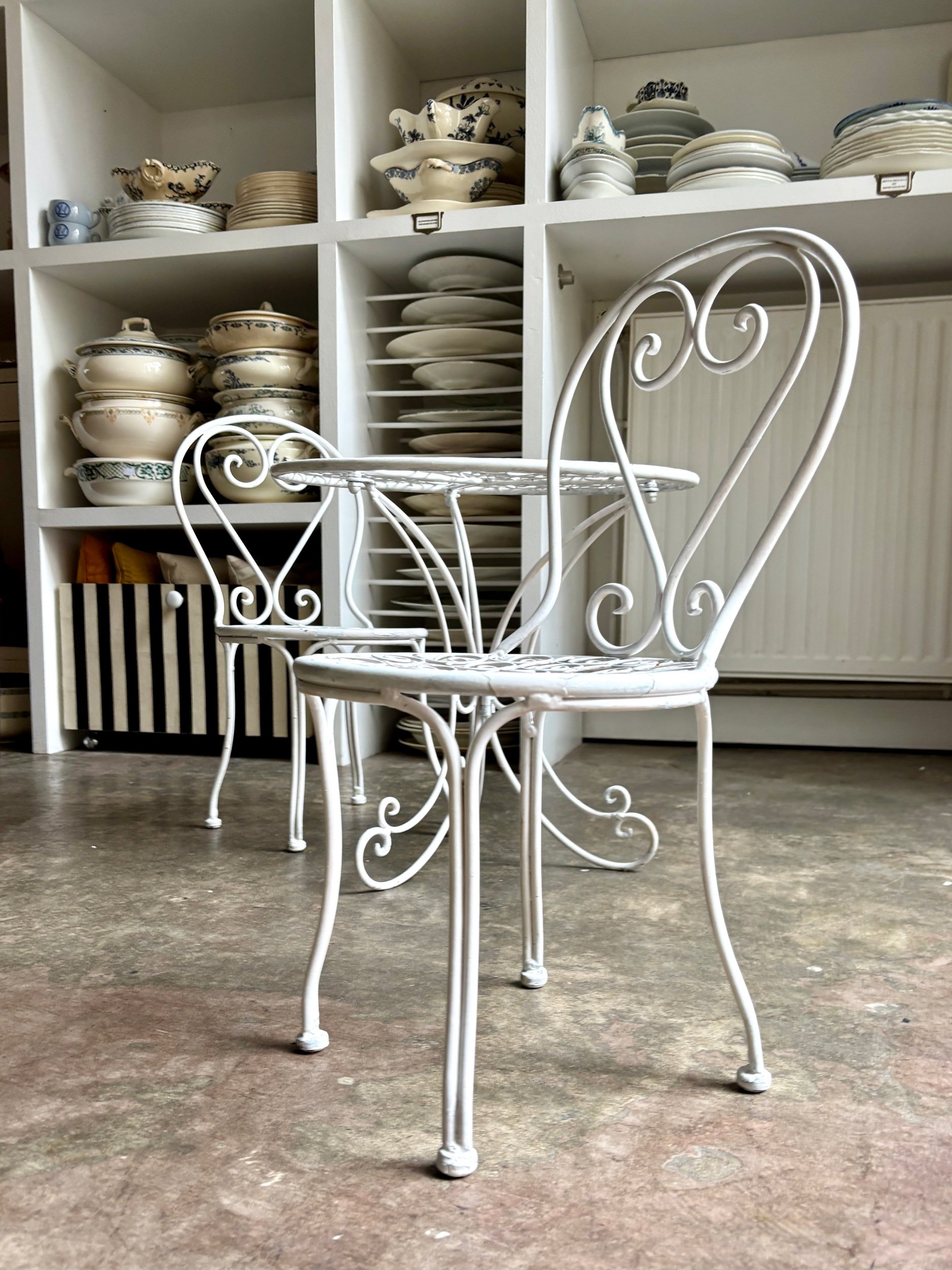 salon-jardin-enfant-fer-forge-blanc-vintage-axs-design-paris-france