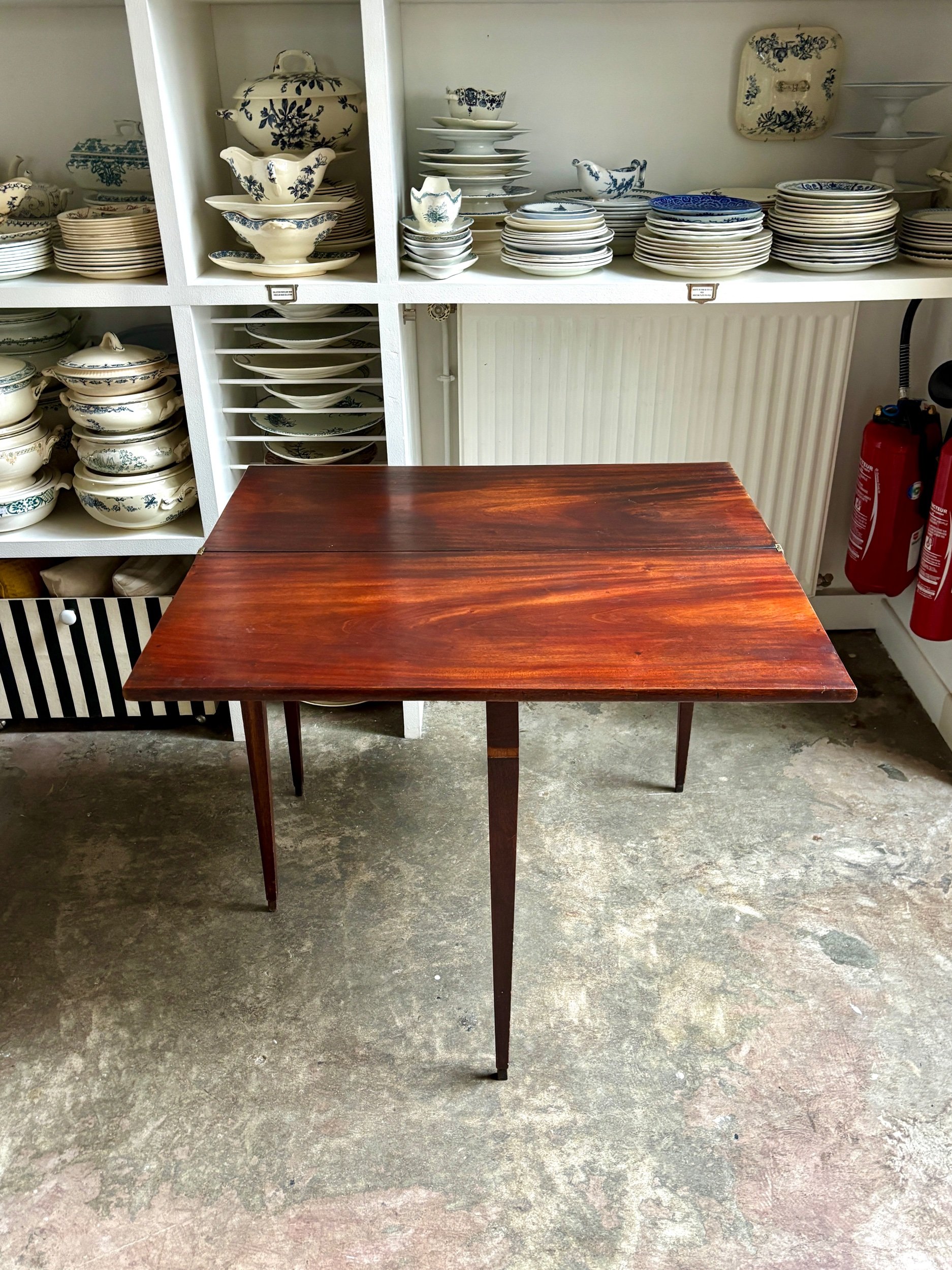 Table pliante, console en bois foncé ☐ 85,6 x 40-79,5 cm