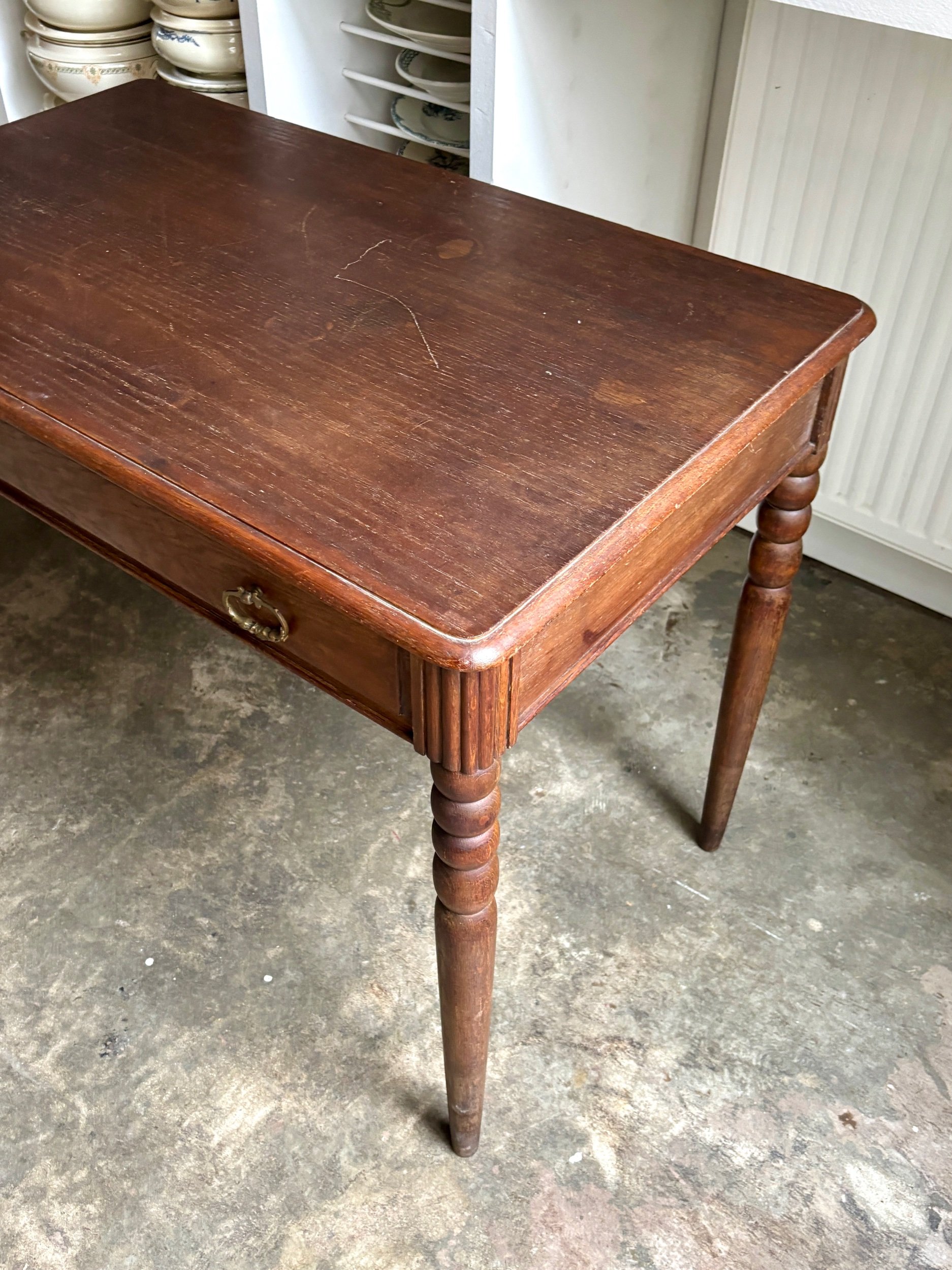 bureau-table-bois-fonce-vintage-axs-design-paris-france