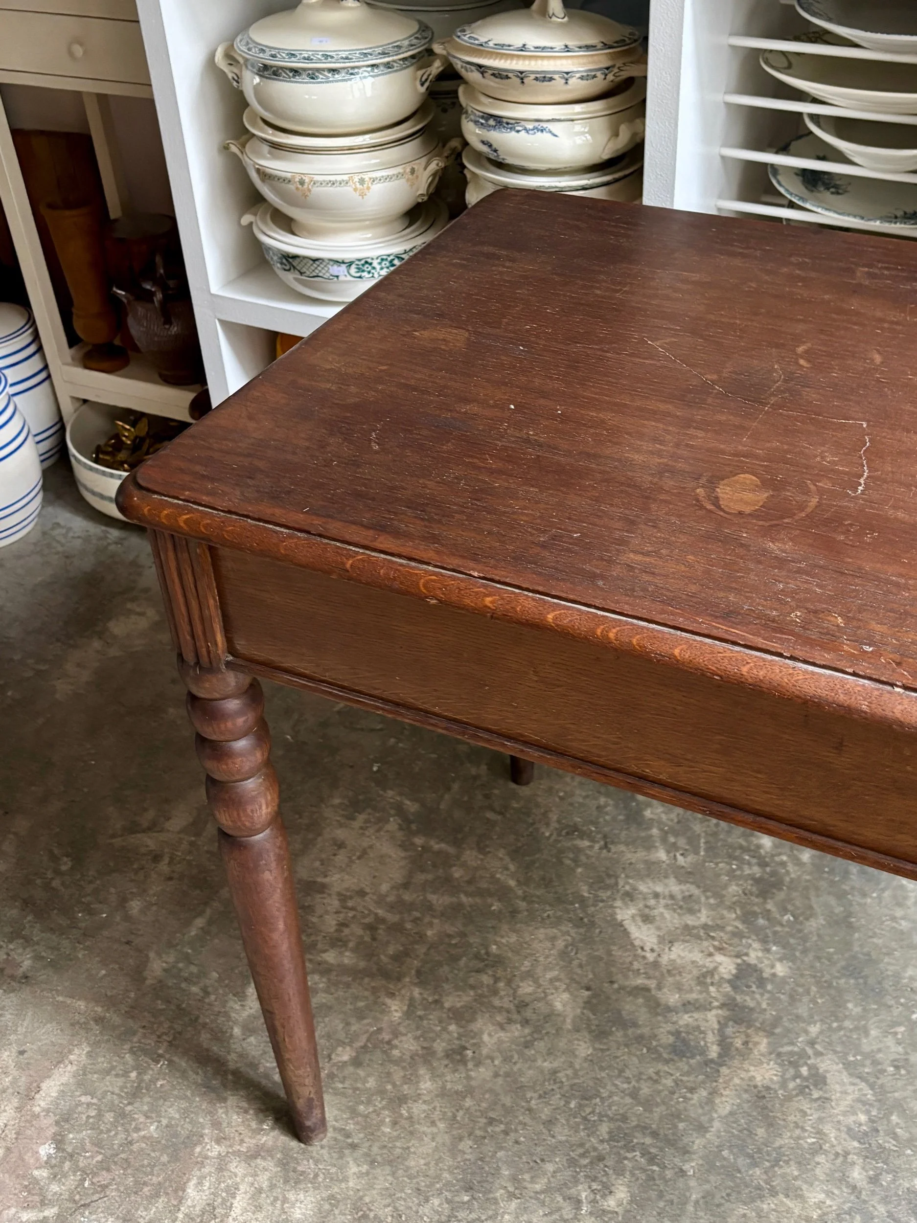 bureau-table-bois-fonce-vintage-axs-design-paris-france