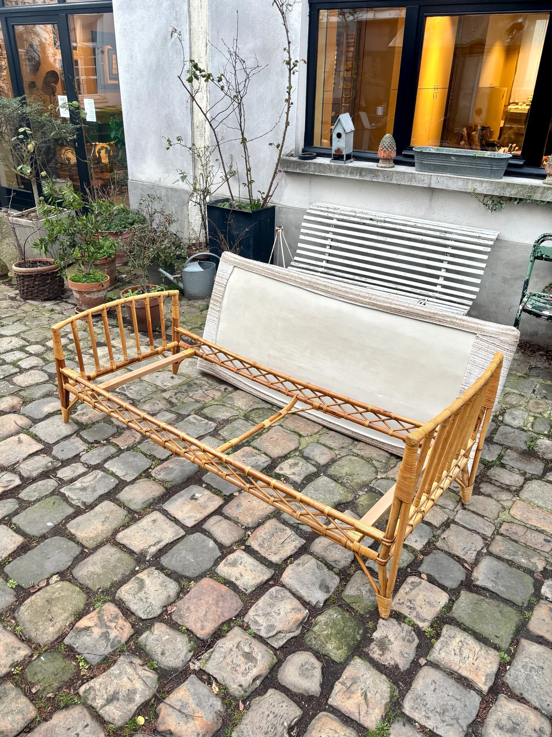 lit-simple-rotin-mobilier-enfant-vintage-axs-design-paris-france