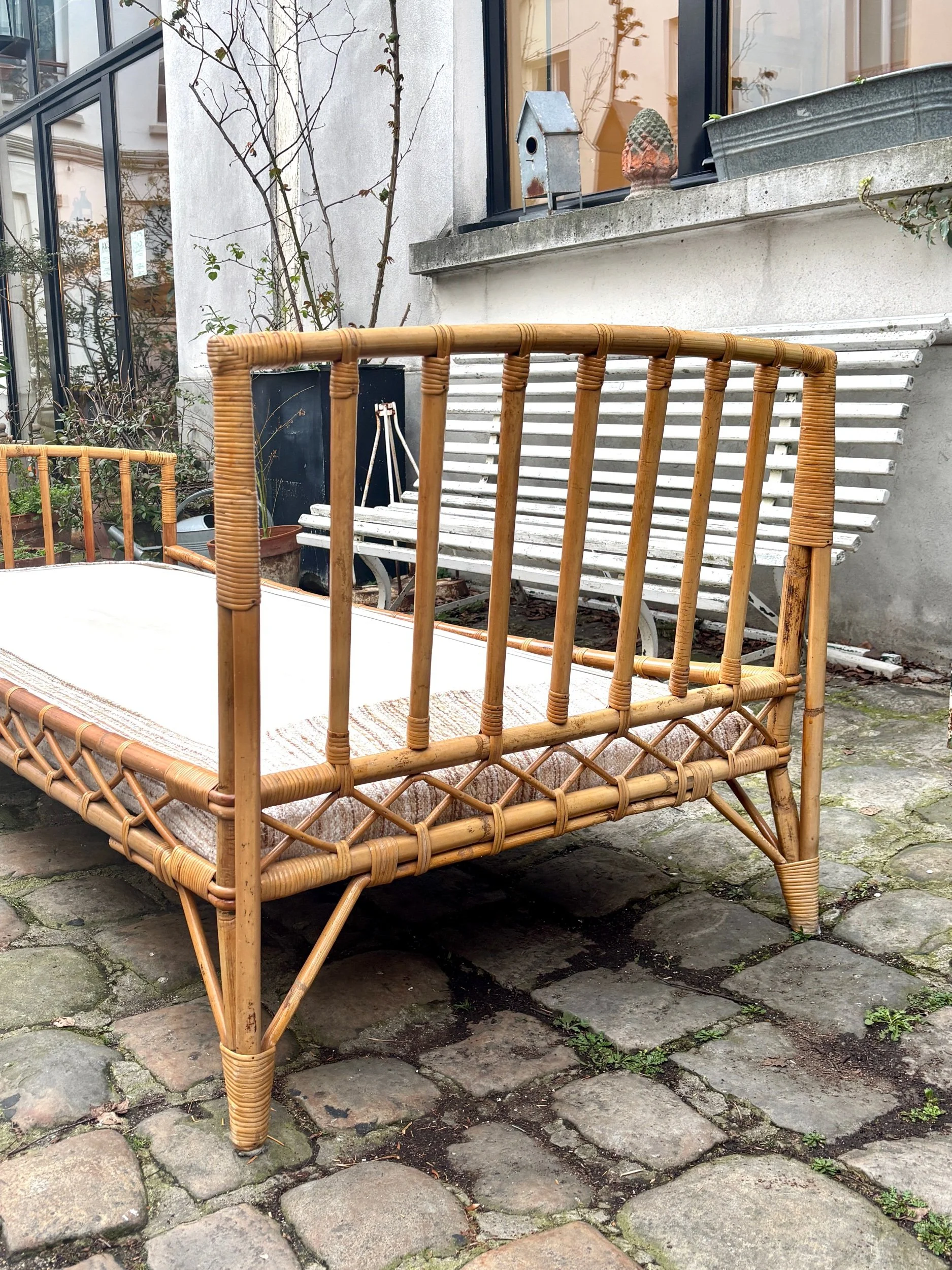 lit-simple-rotin-mobilier-enfant-vintage-axs-design-paris-france