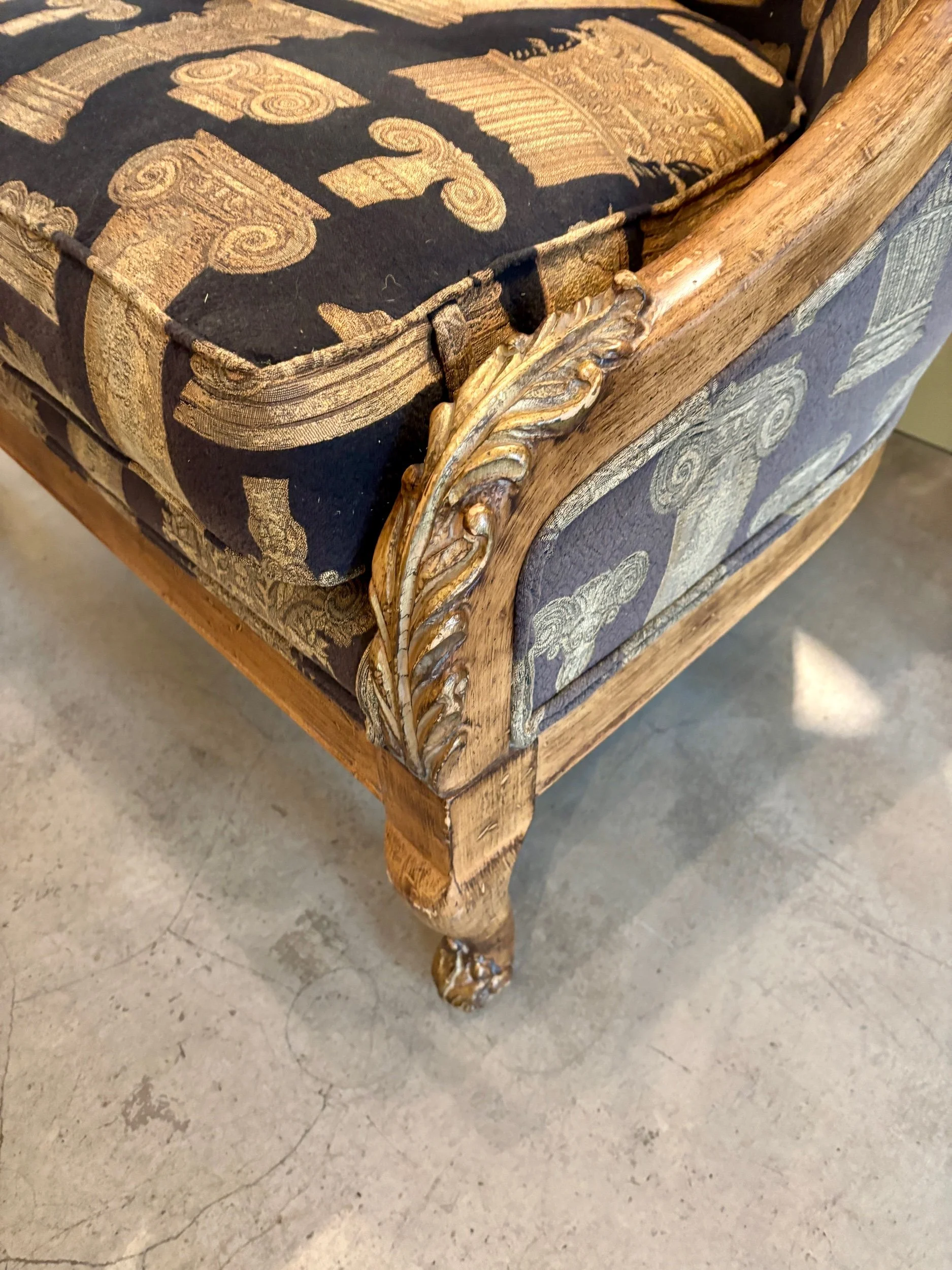 fauteuil-confessionnal-bois-coton-noir-beige-assise-vintage-axs-design-paris-france