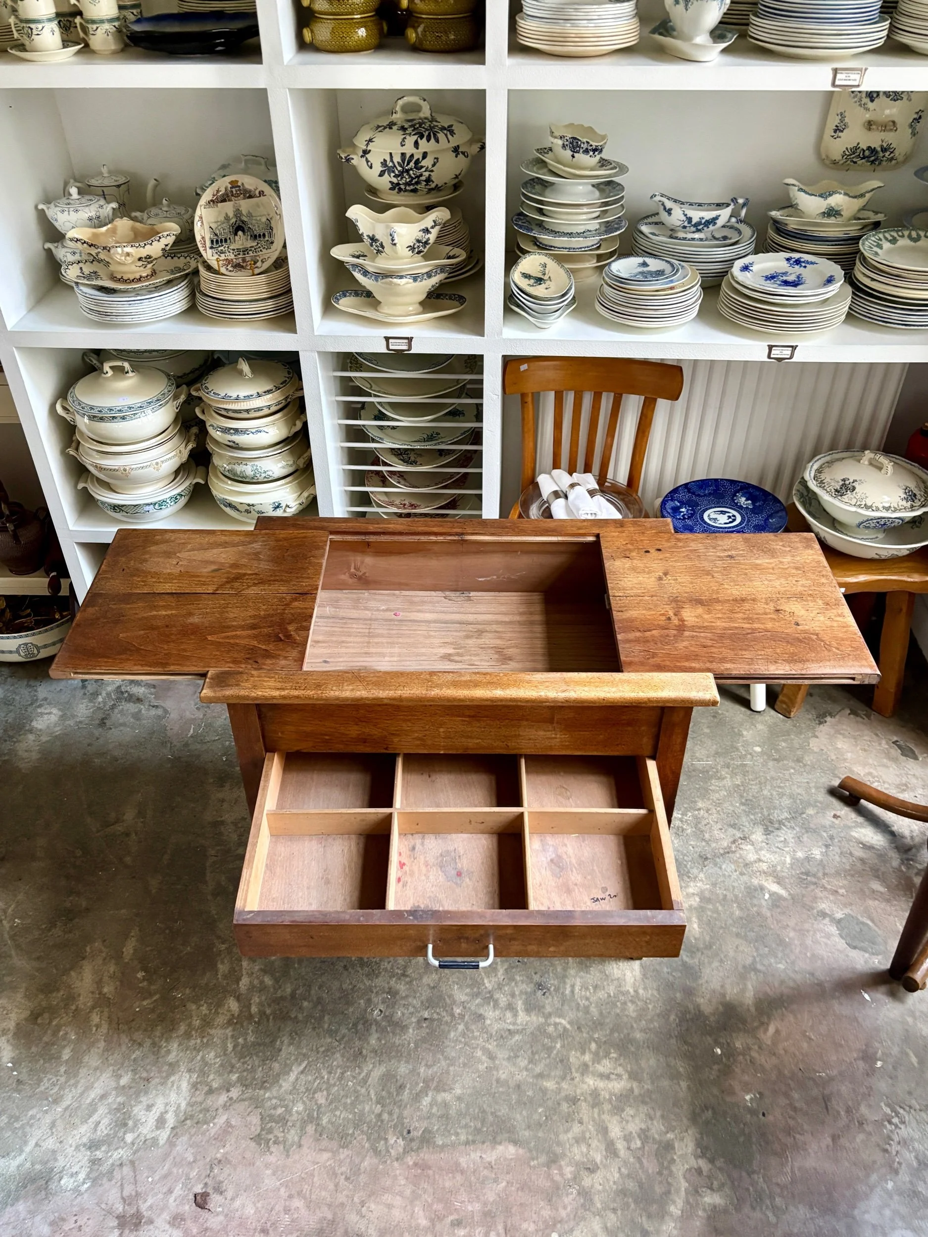 meuble-metier-table-bois-vintage-axs-design-paris-france