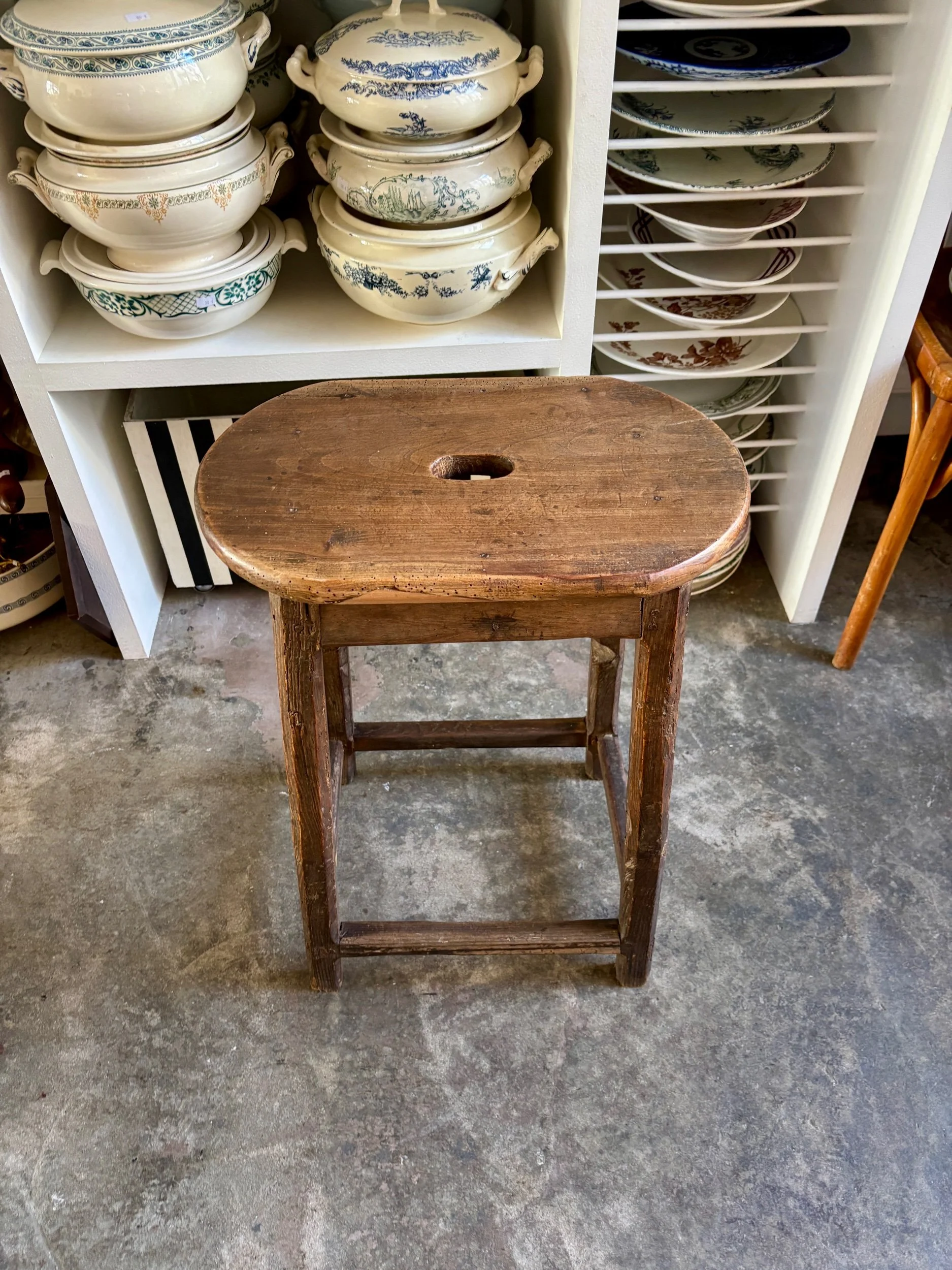 tabouret-haut-bois-fonce-xviii-siecle-assise-vintage-axs-design-paris-france