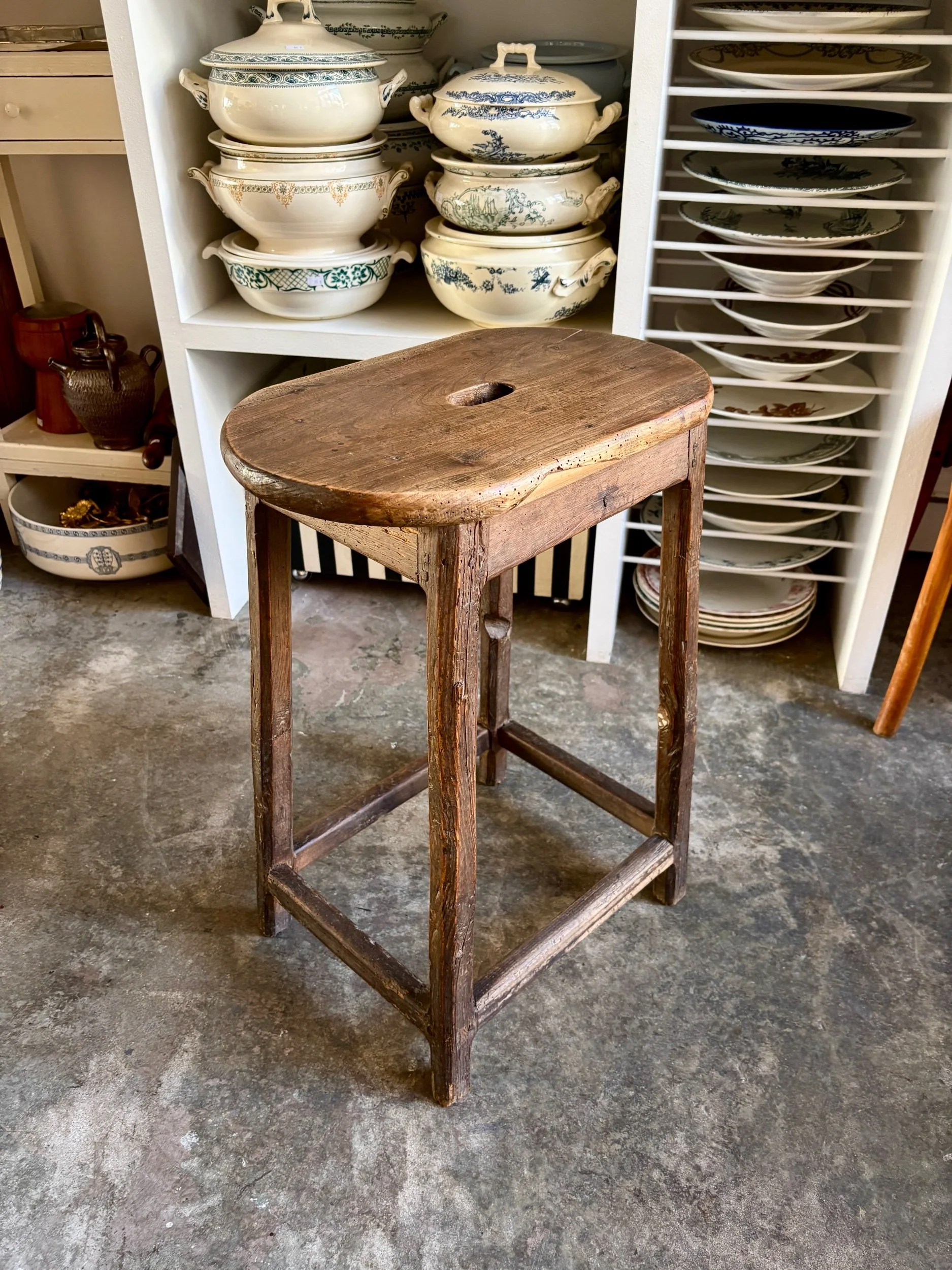 tabouret-haut-bois-fonce-xviii-siecle-assise-vintage-axs-design-paris-france