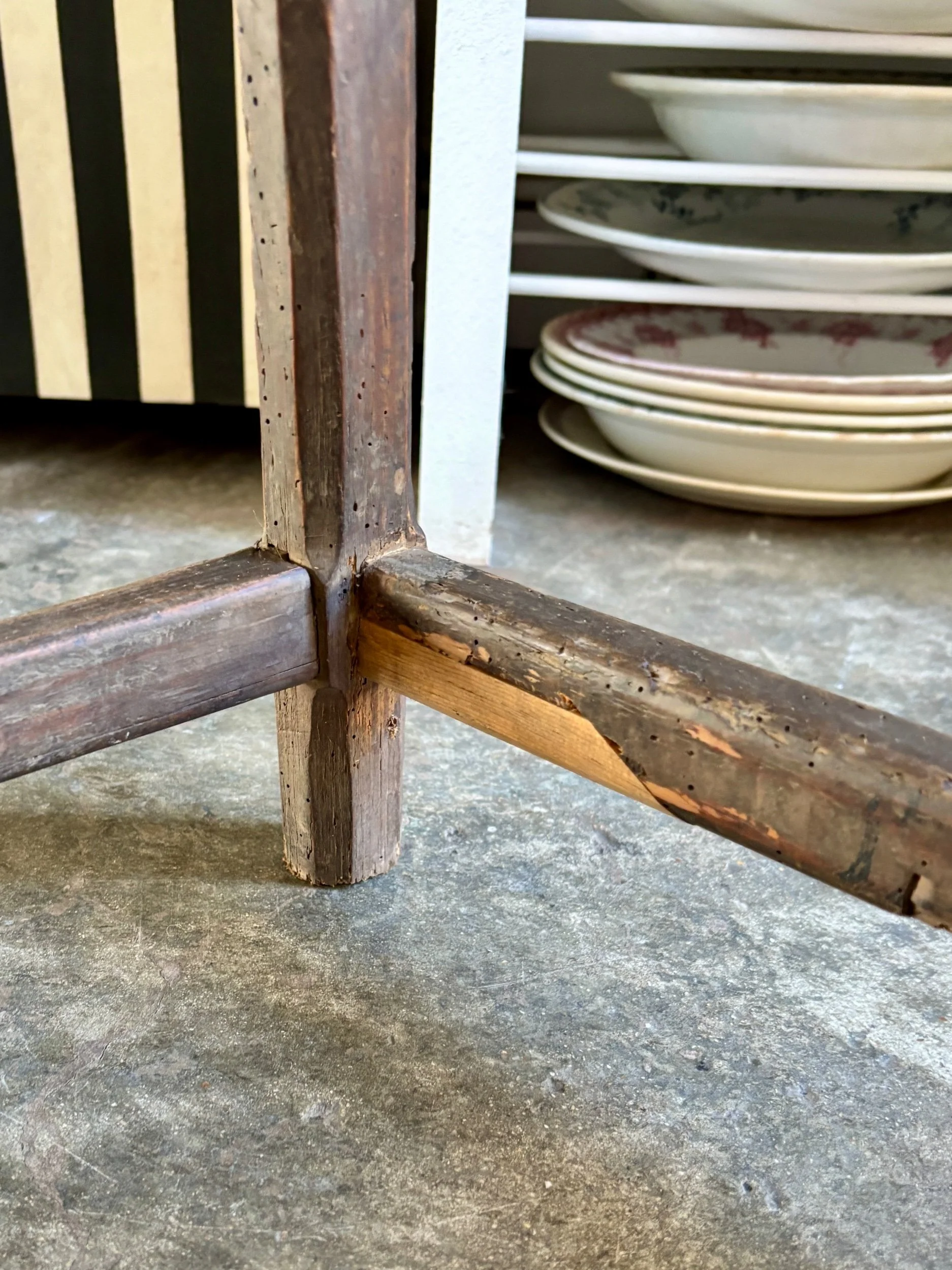 tabouret-haut-bois-fonce-xviii-siecle-assise-vintage-axs-design-paris-france