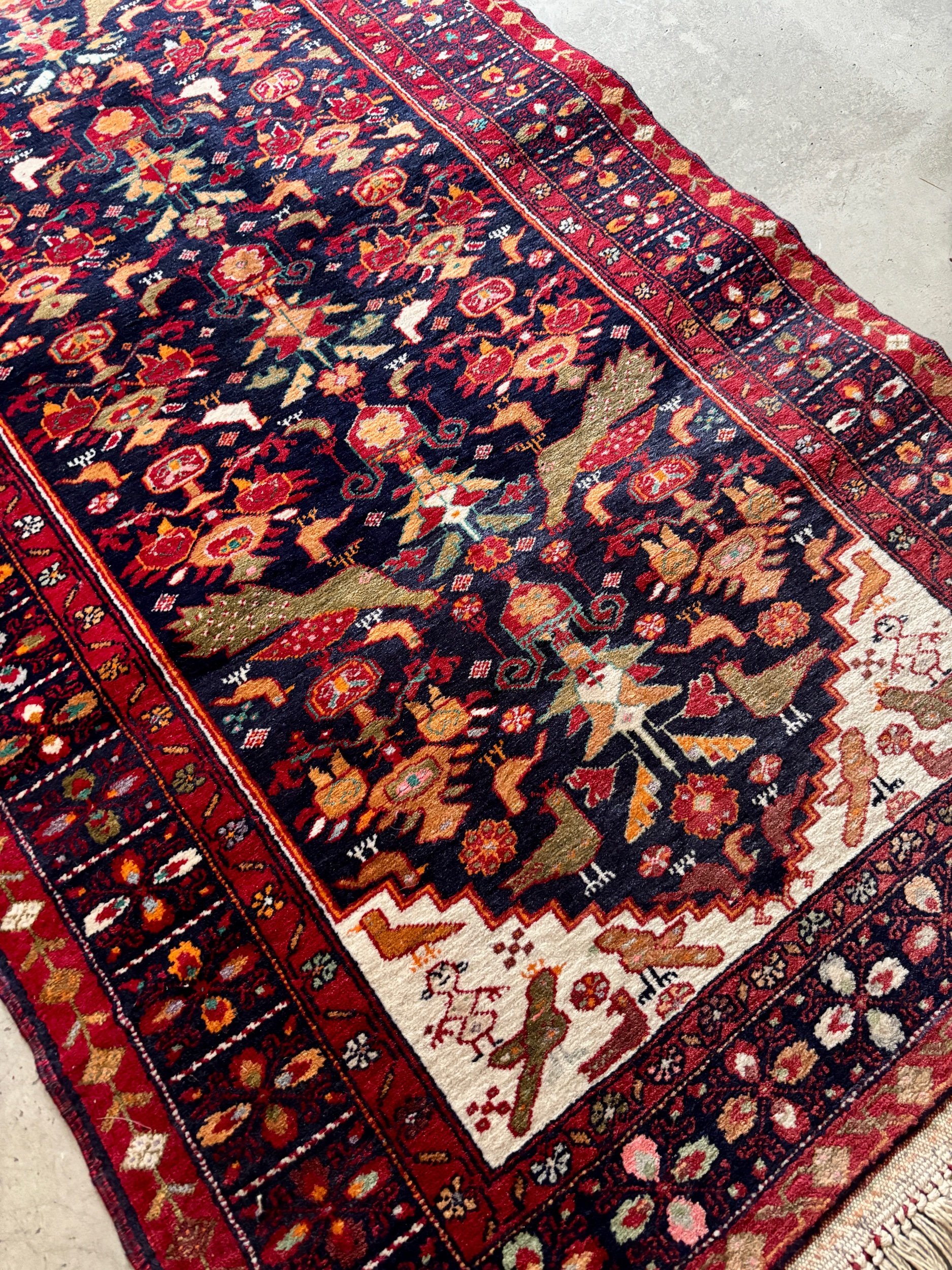 tapis-laine-oiseaux-bordeaux-beige-bleu-orange-decoration-vintage-axs-design-paris-france