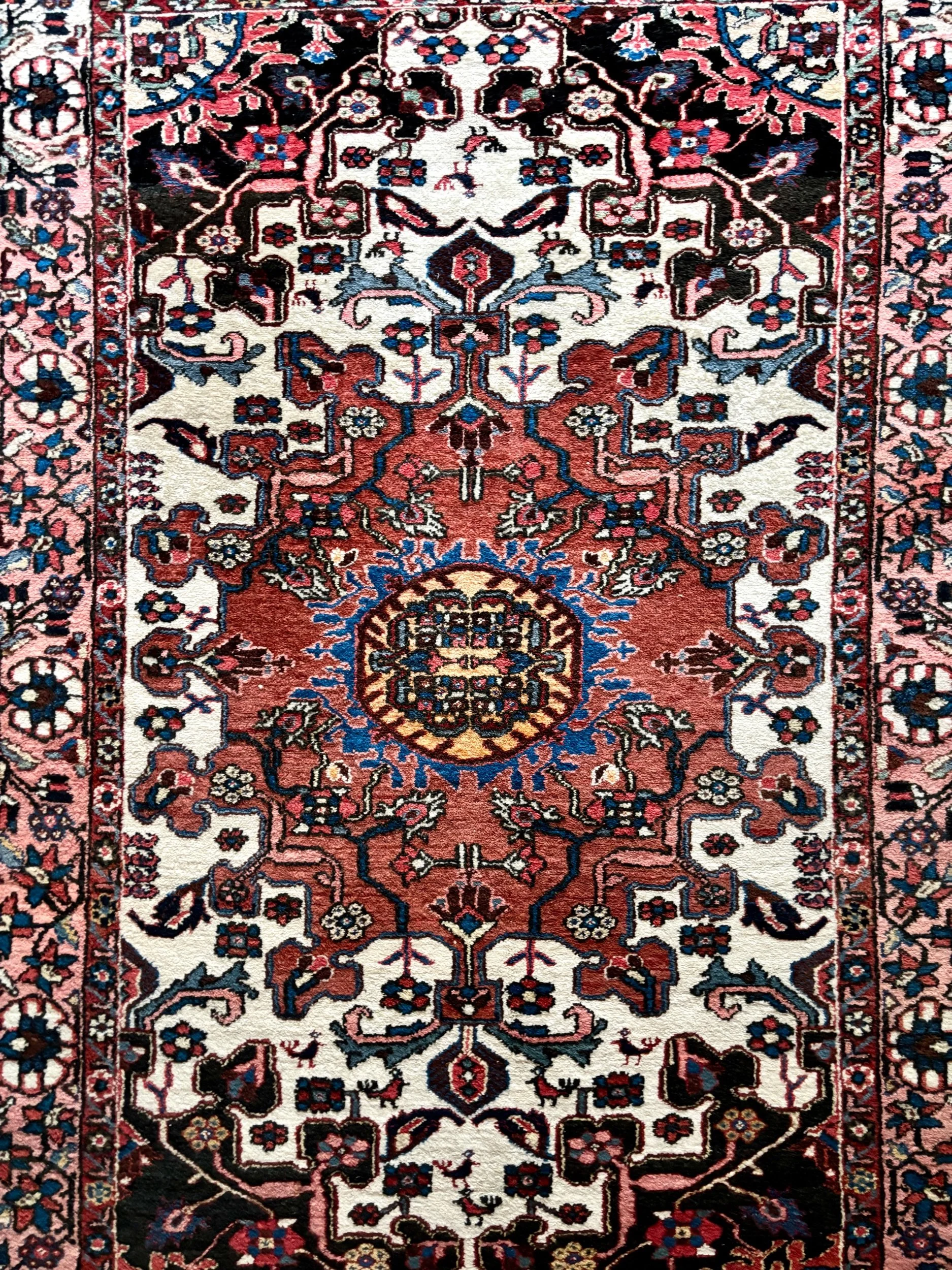 tapis-persan-laine-soie-rose-beige-noir-bleu-decoration-vintage-axs-design-paris-france