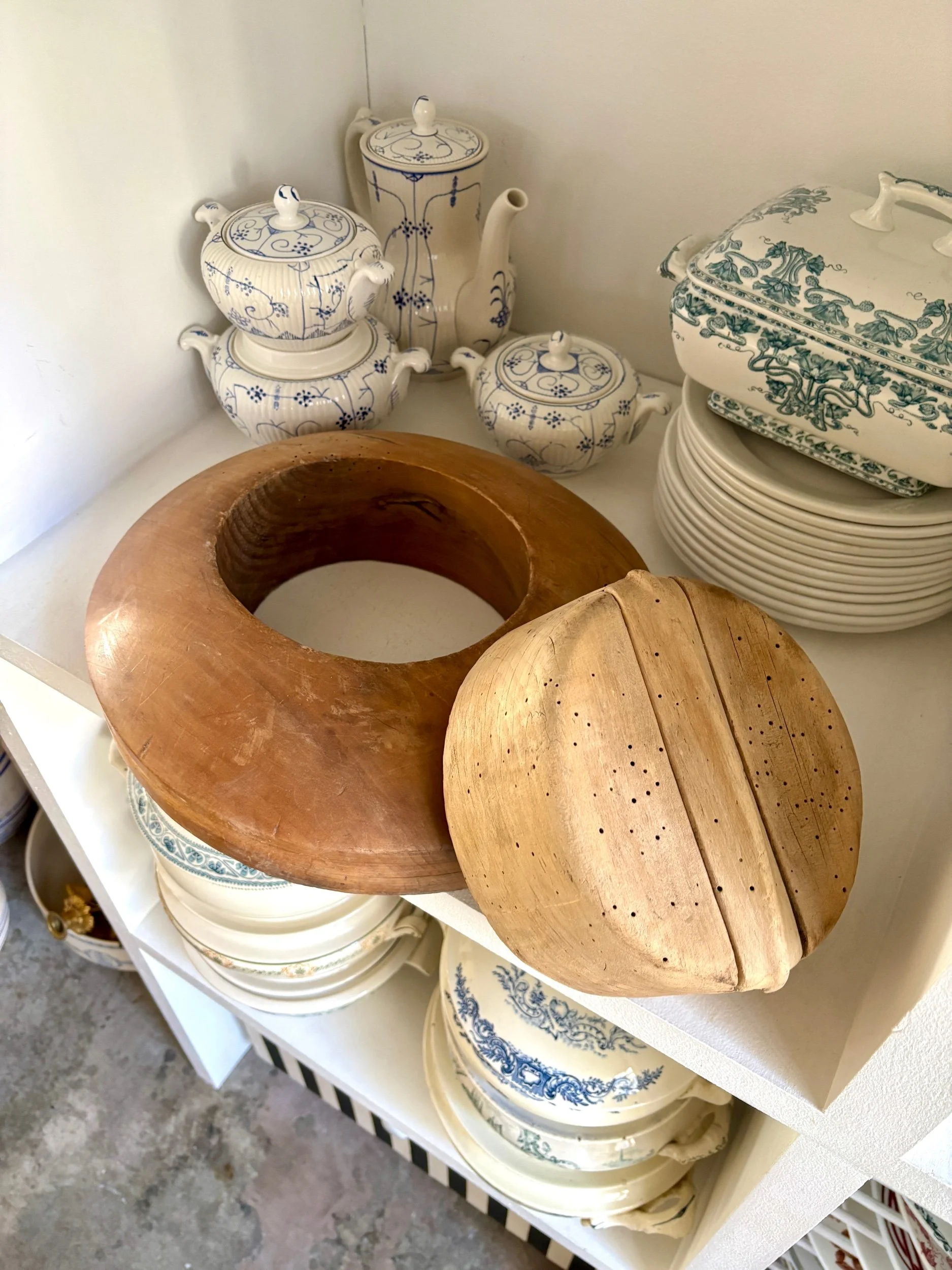 forme-chapelier-1-bois-clair-decoration-curiosit-vintage-axs-design-paris-france