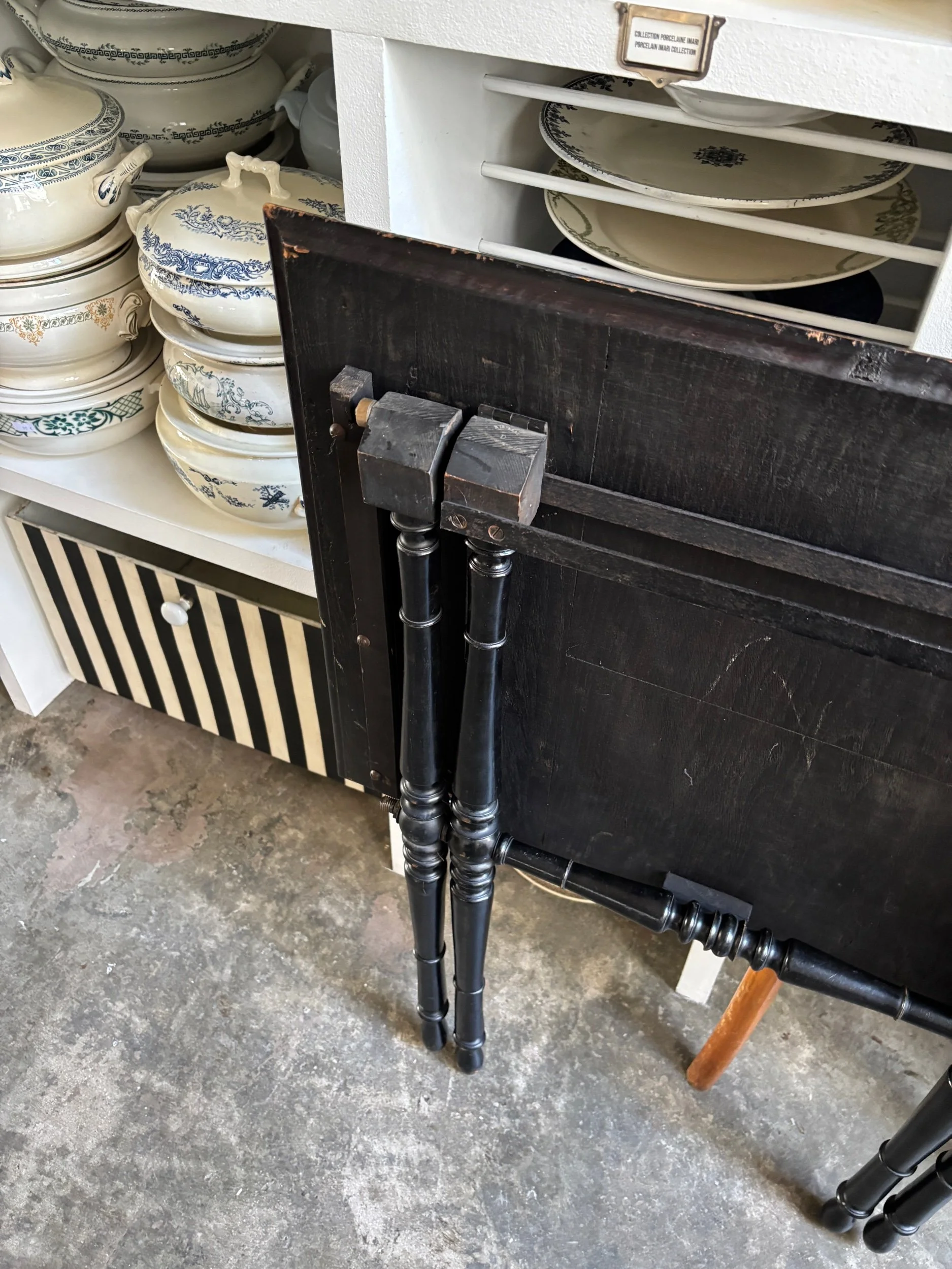 table-pliante-napolon-iii-bois-noirci-axs-design-parix-france