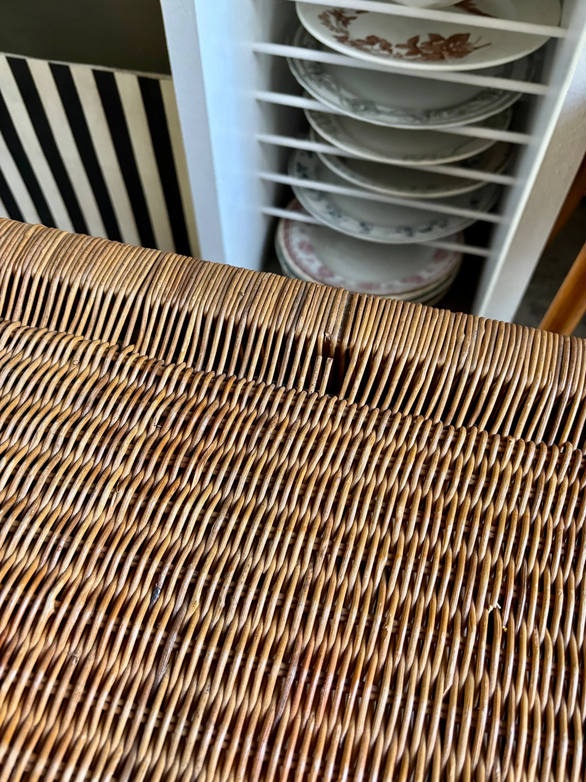 malle-coffre-osier-bois-meuble-rangement-vintage-axs-design-paris-france