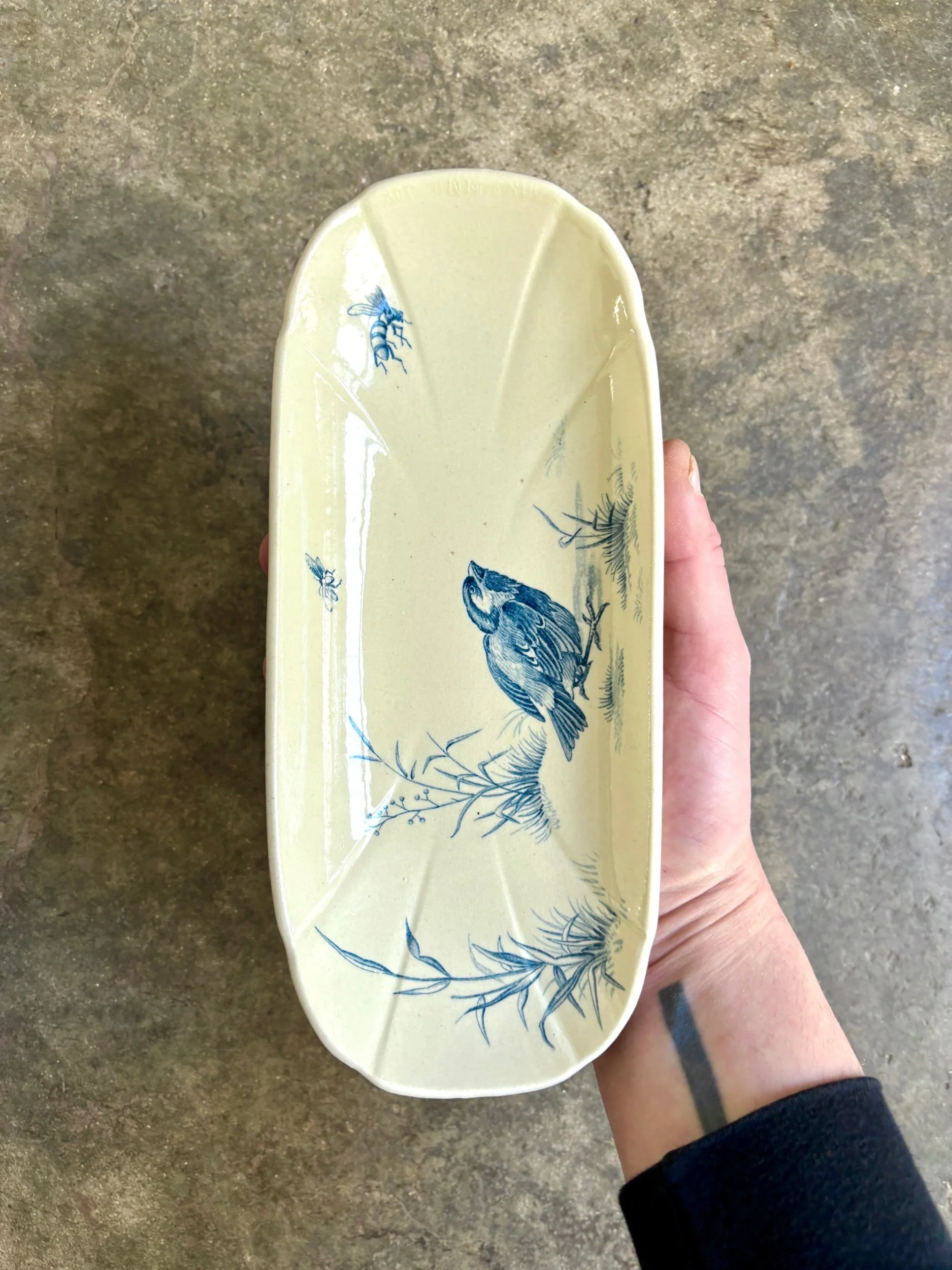 ravier-gien-terre-fer-bleu-oiseaux-vaisselle-vintage-axs-design-patis-france