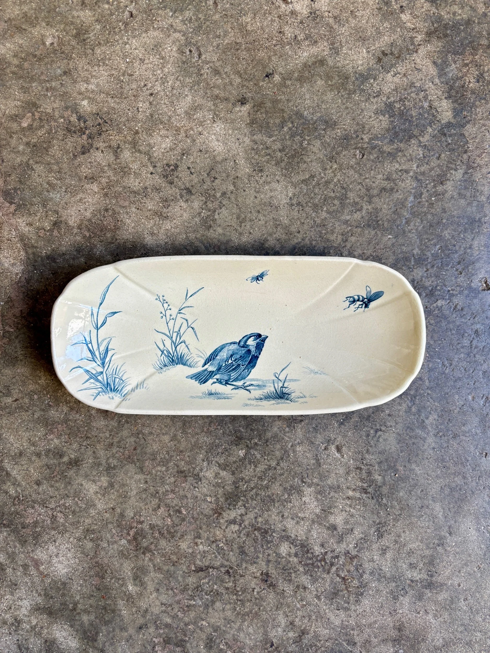 Ravier Gien en terre de fer bleue, service "Oiseaux" vers 1870