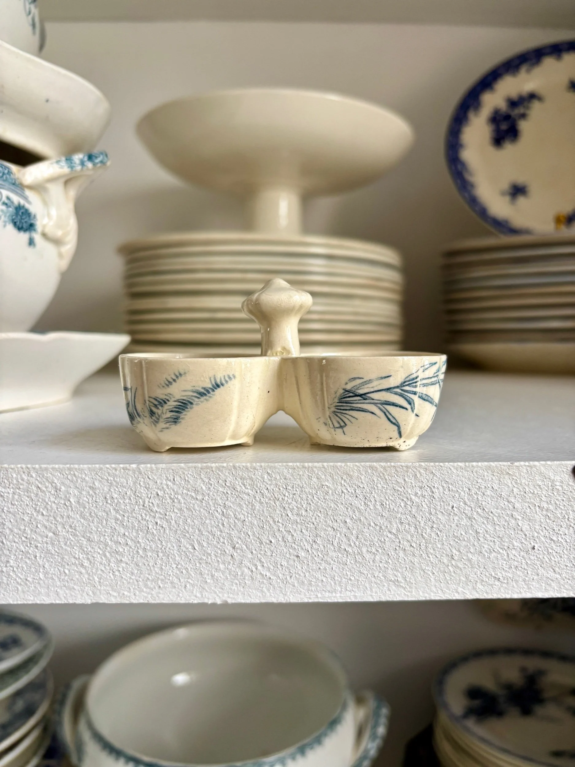 saleron-gien-bleu-oiseaux-terre-fer-vaisselle-vintage-axs-design-paris-france