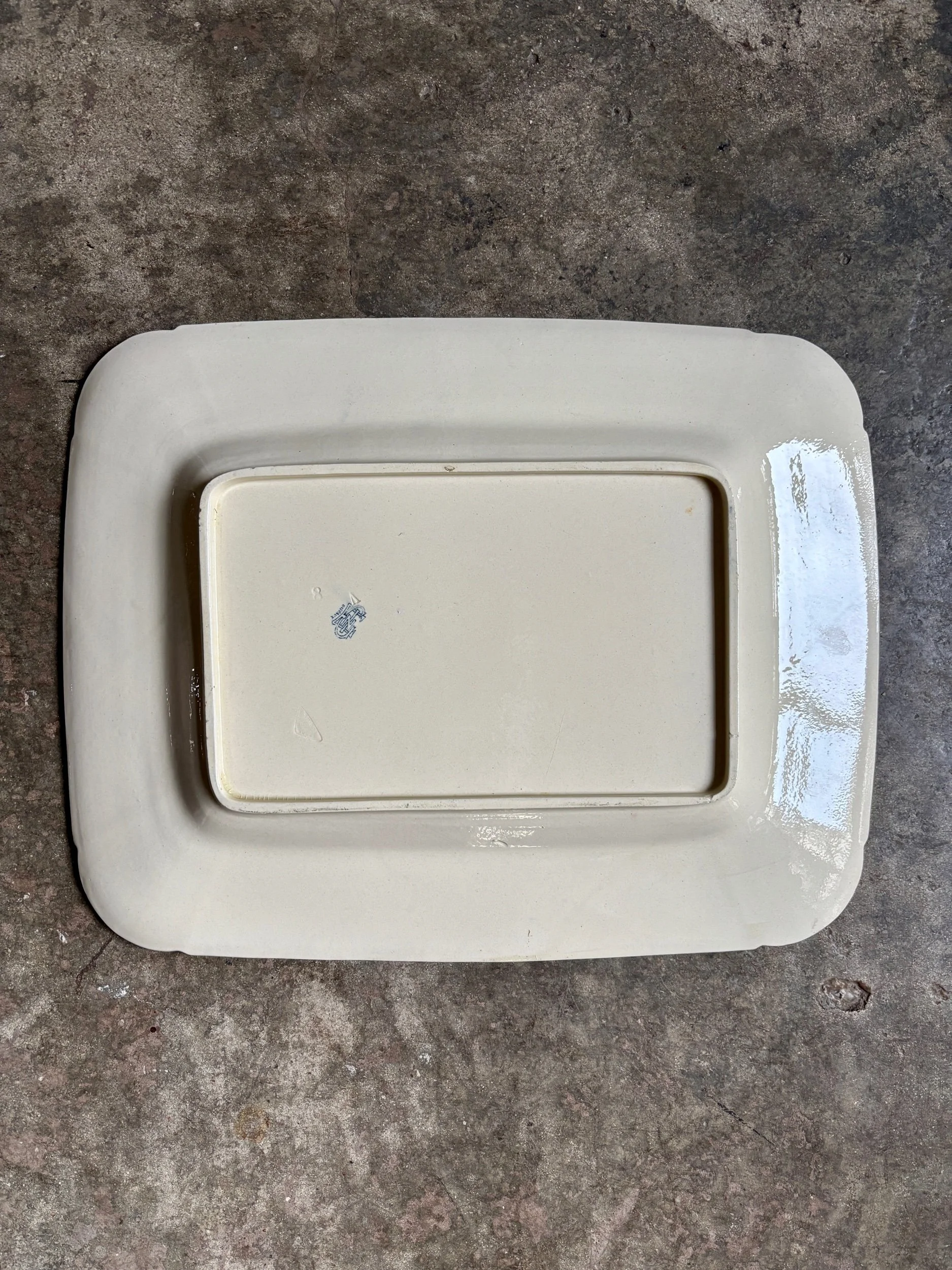 grand-plat-rectangulaire-bleu-gien-terre-fer-vaisselle-vintage-axs-design-paris-france