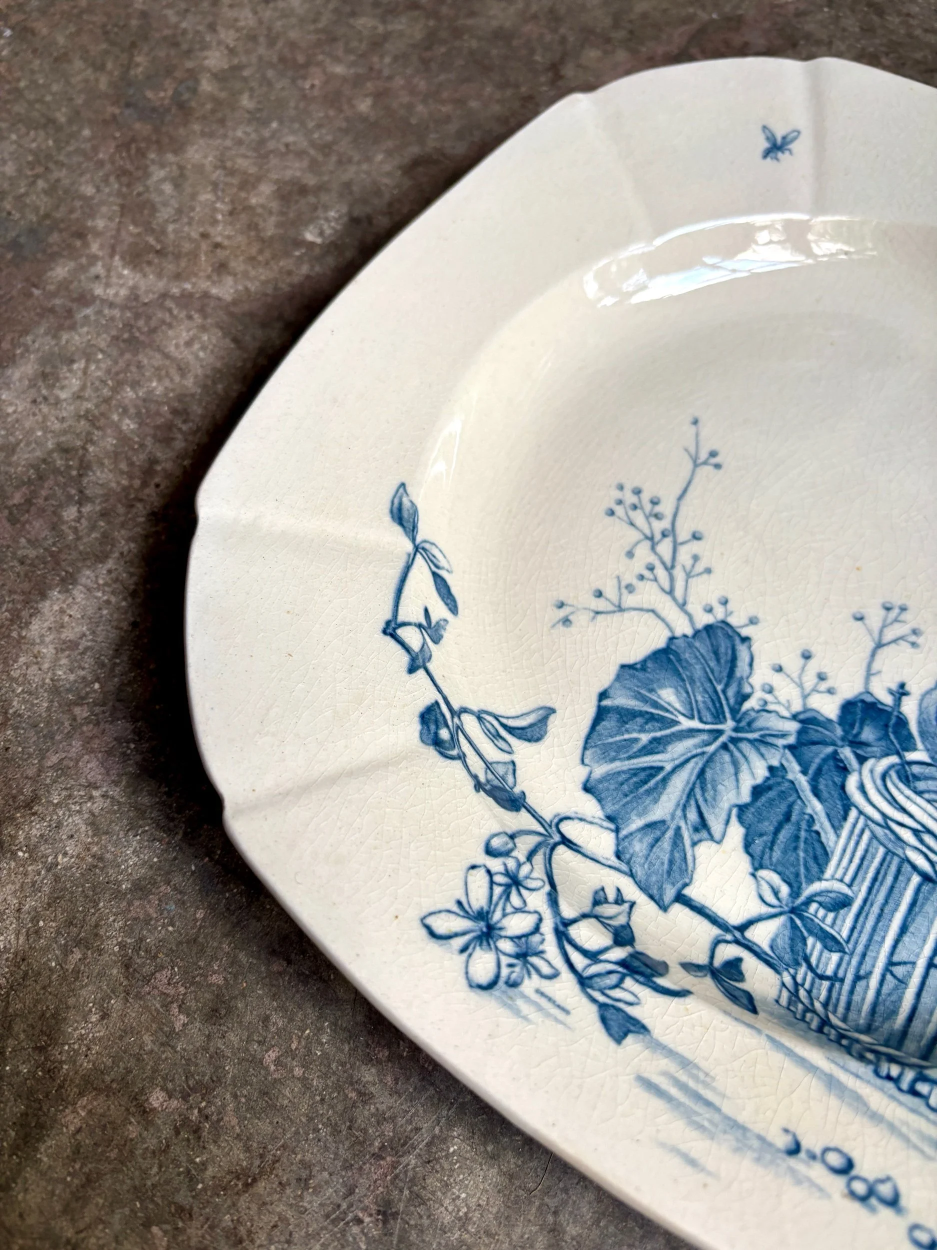 assiette-creuse-gien-oiseaux-terre-fer-bleu-vaisselle-vintage-axs-design-paris-france-1