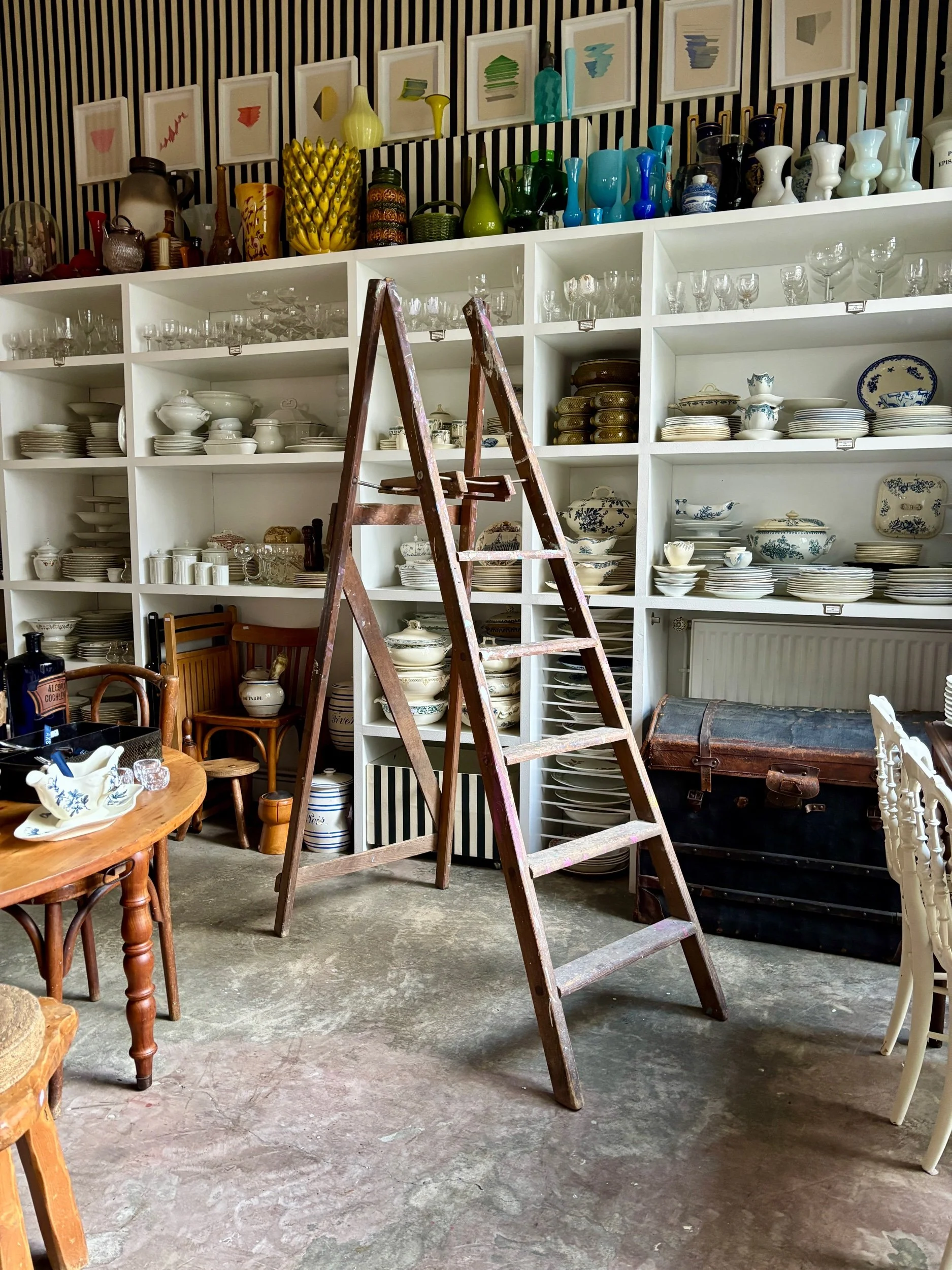 escabeau-5-marches-bois-fonce-meuble-vintage-axs-design-paris-france