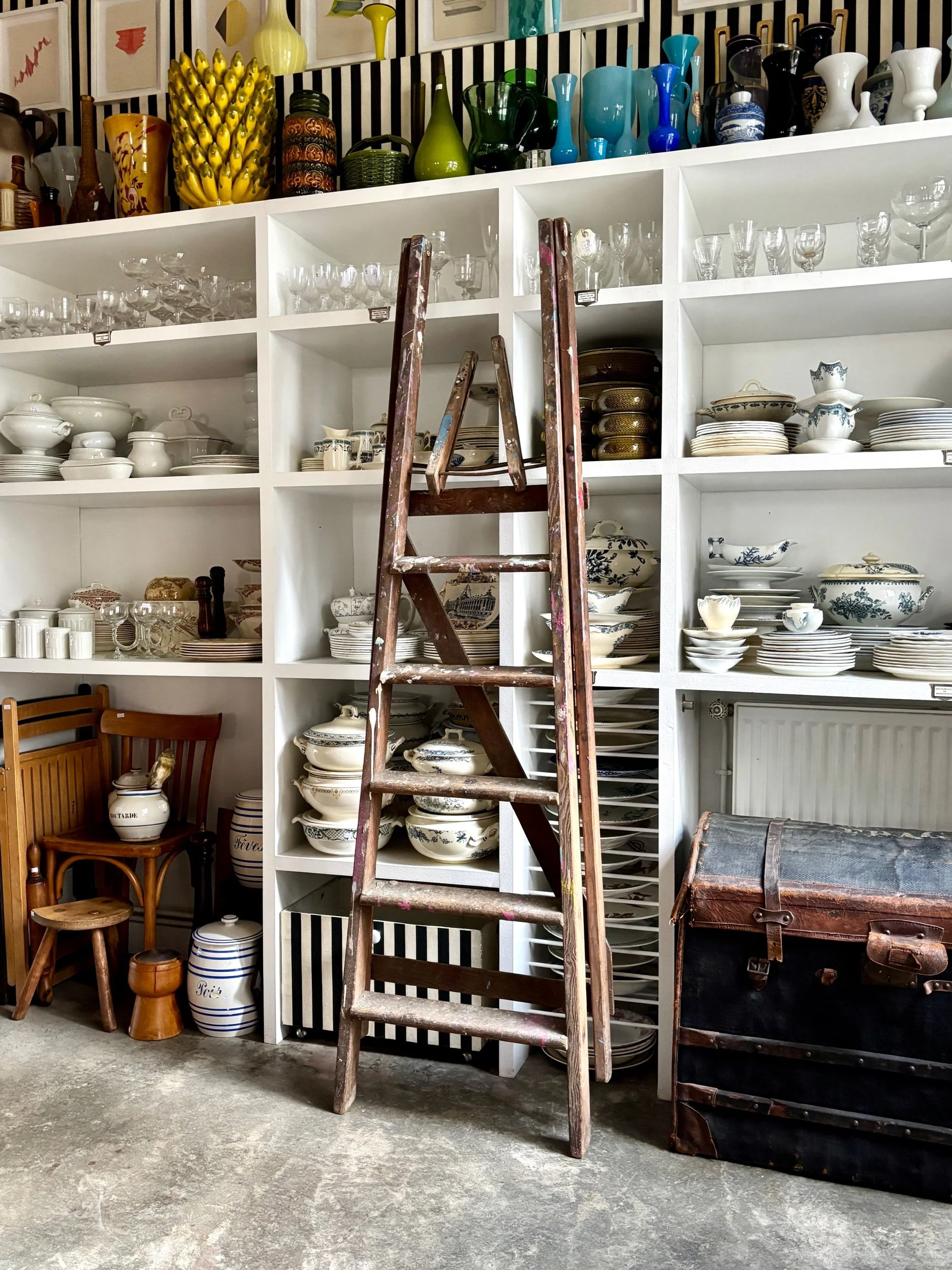 escabeau-5-marches-bois-fonce-meuble-vintage-axs-design-paris-france