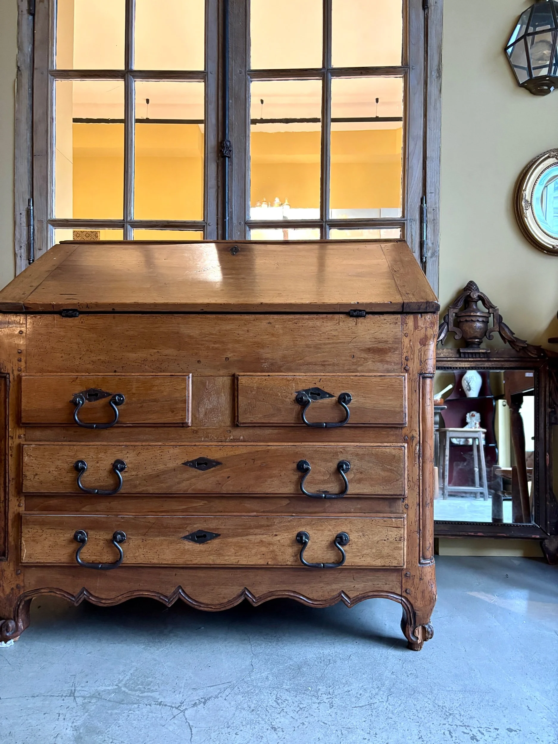 secretaire-bureau-a-pente-noyer-xviii-eme-meuble-rangement-vintage-antique-axs-design-paris-france