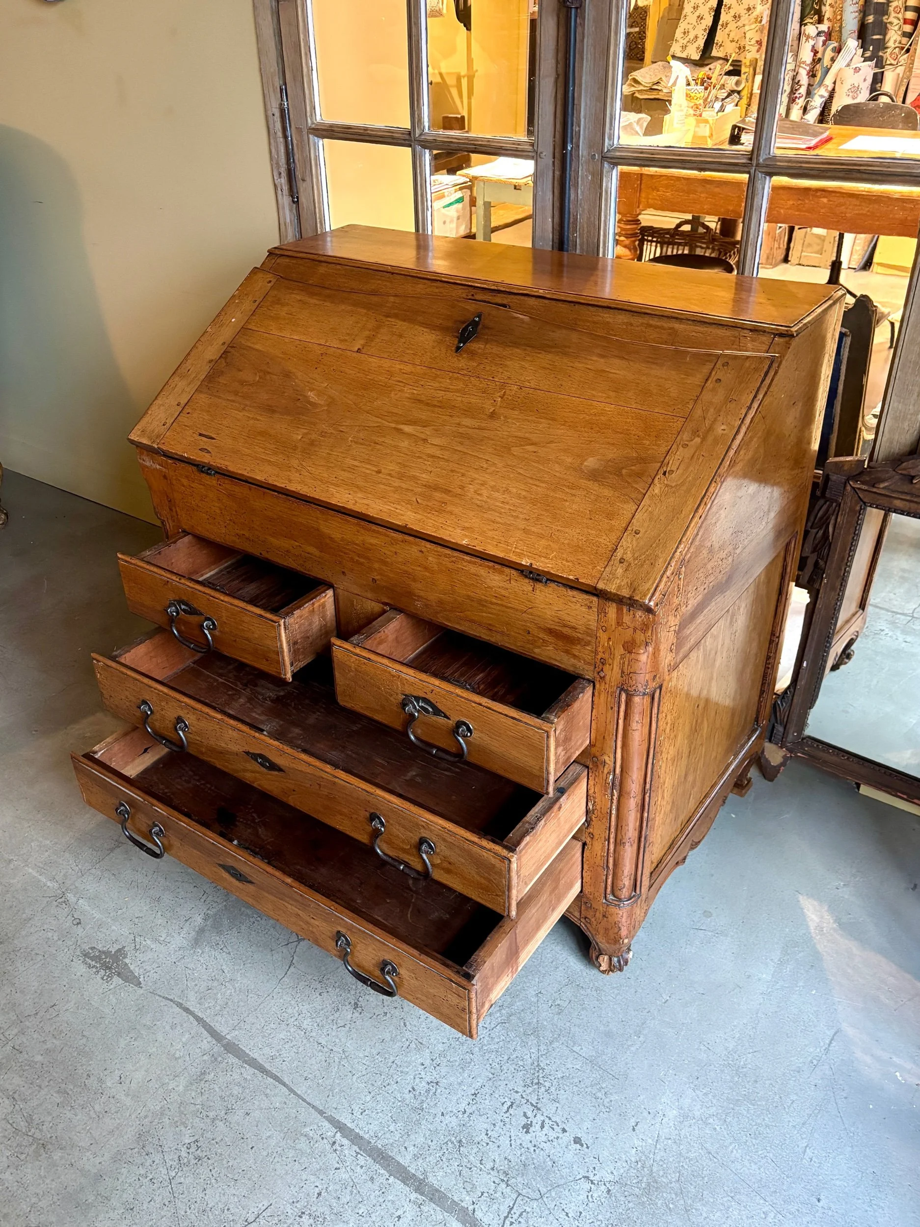 secretaire-bureau-a-pente-noyer-xviii-eme-meuble-rangement-vintage-antique-axs-design-paris-france