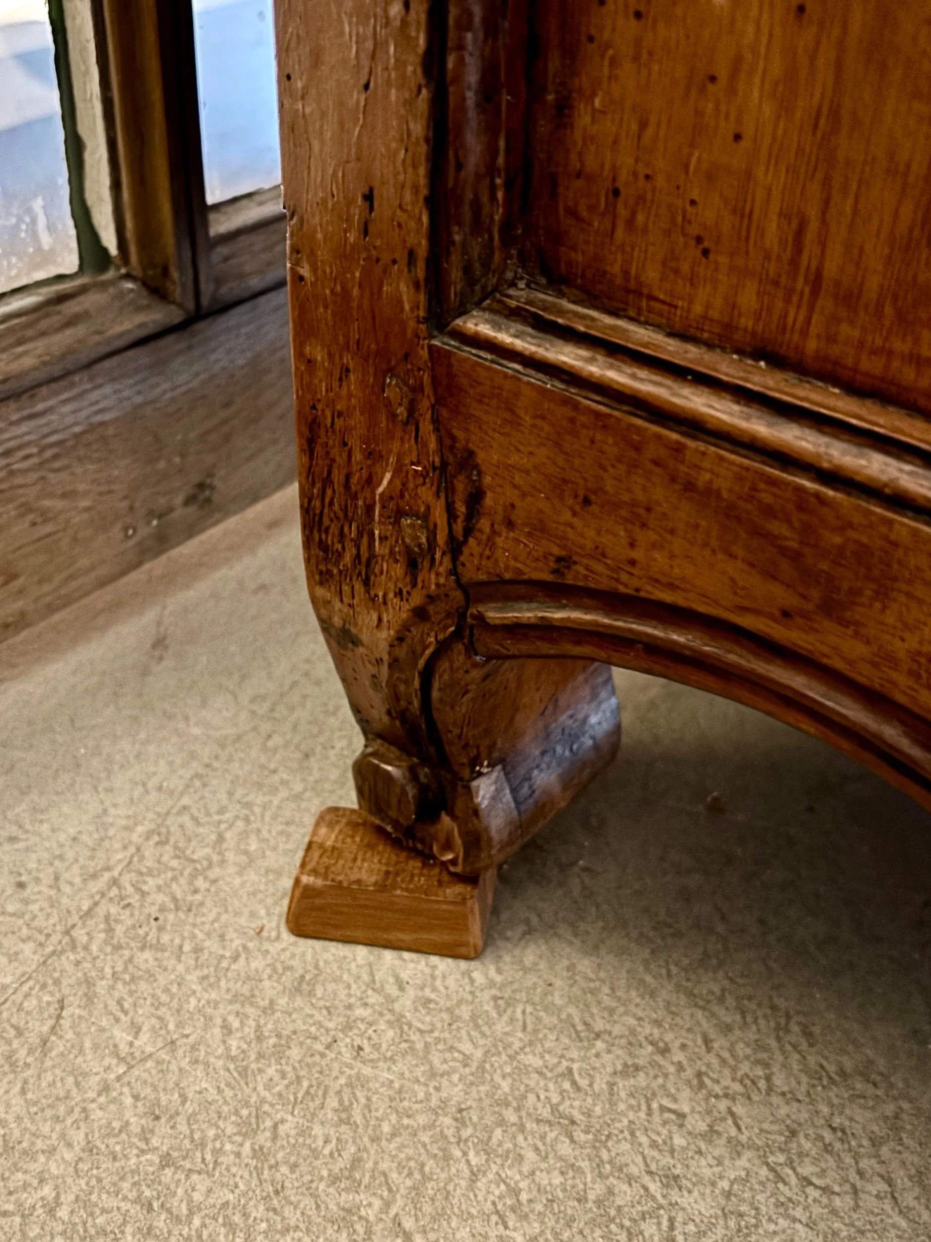 secretaire-bureau-a-pente-noyer-xviii-eme-meuble-rangement-vintage-antique-axs-design-paris-france