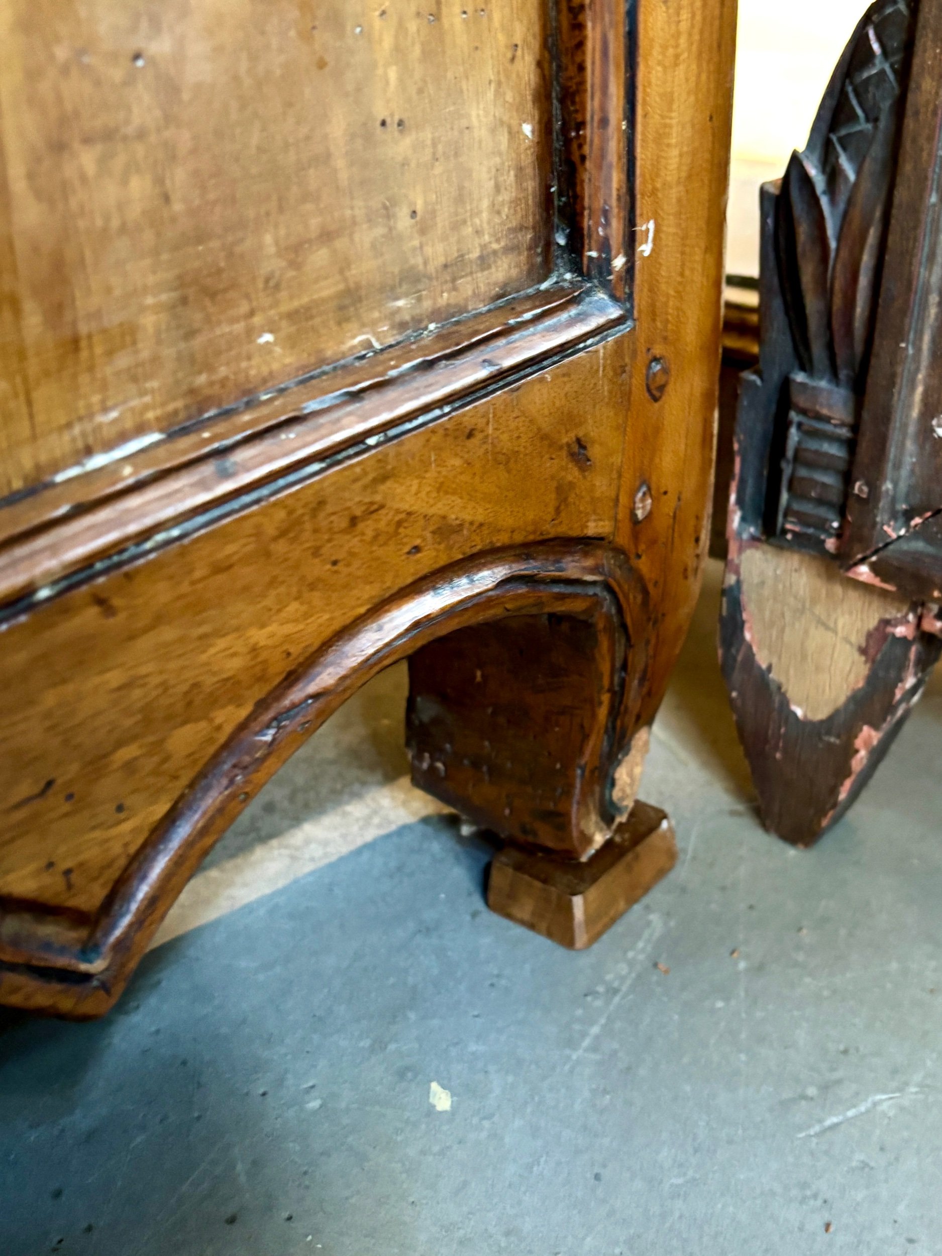 secretaire-bureau-a-pente-noyer-xviii-eme-meuble-rangement-vintage-antique-axs-design-paris-france