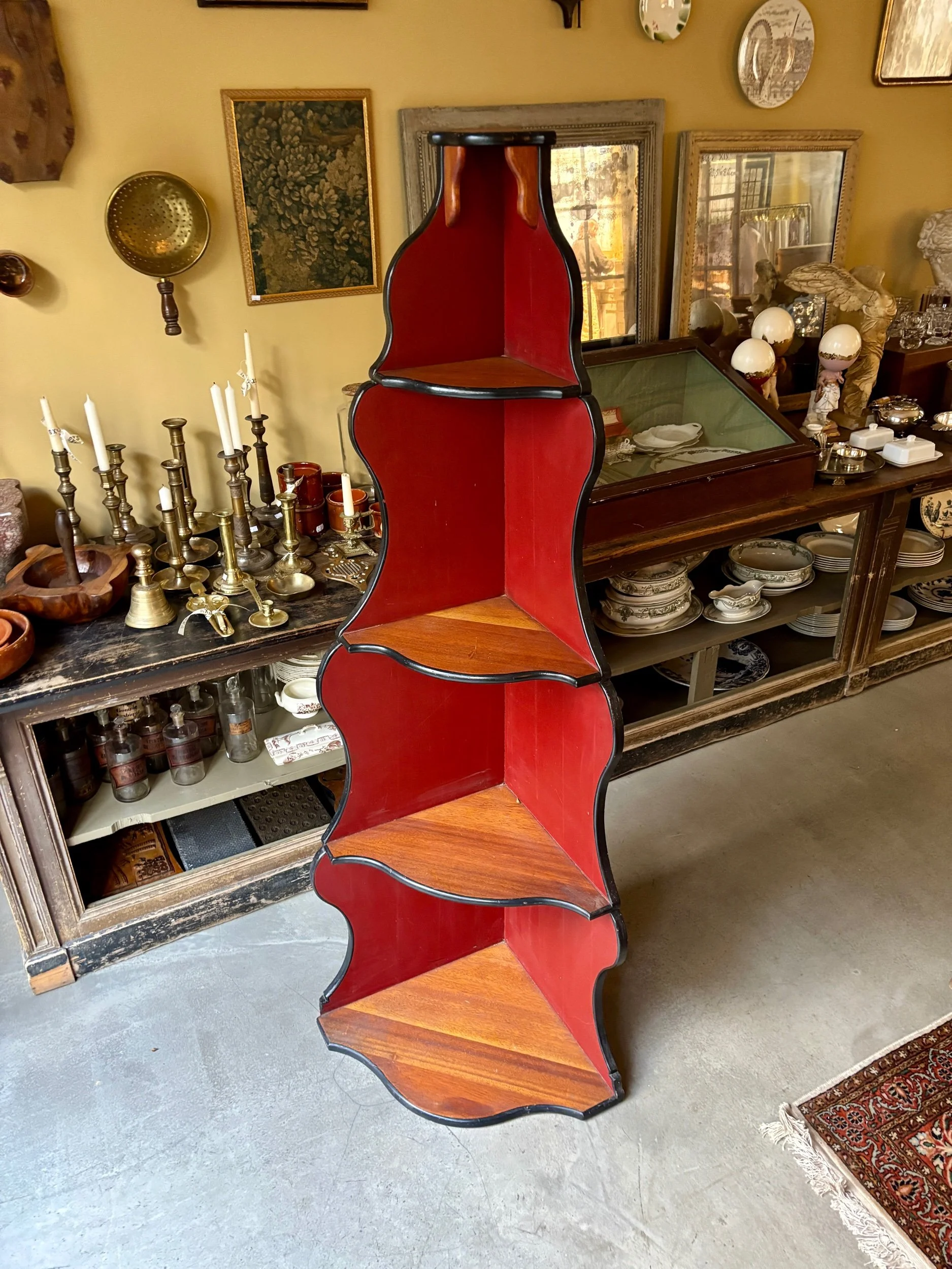 encoignure-bois-fonce-noir-rouge-bibliotheque-meuble-rangement-vintage-axs-design-paris-france