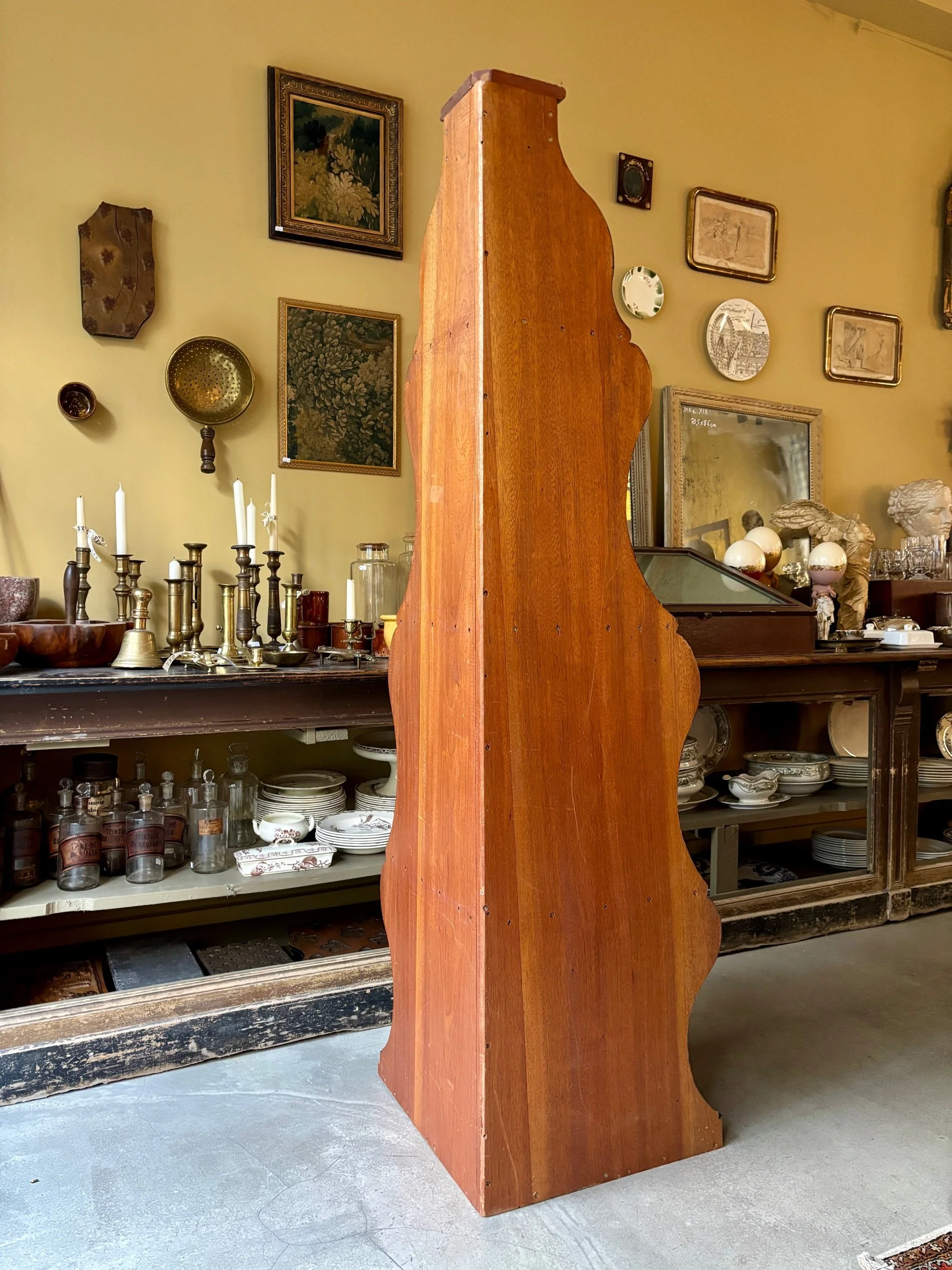 encoignure-bois-fonce-noir-rouge-bibliotheque-meuble-rangement-vintage-axs-design-paris-france