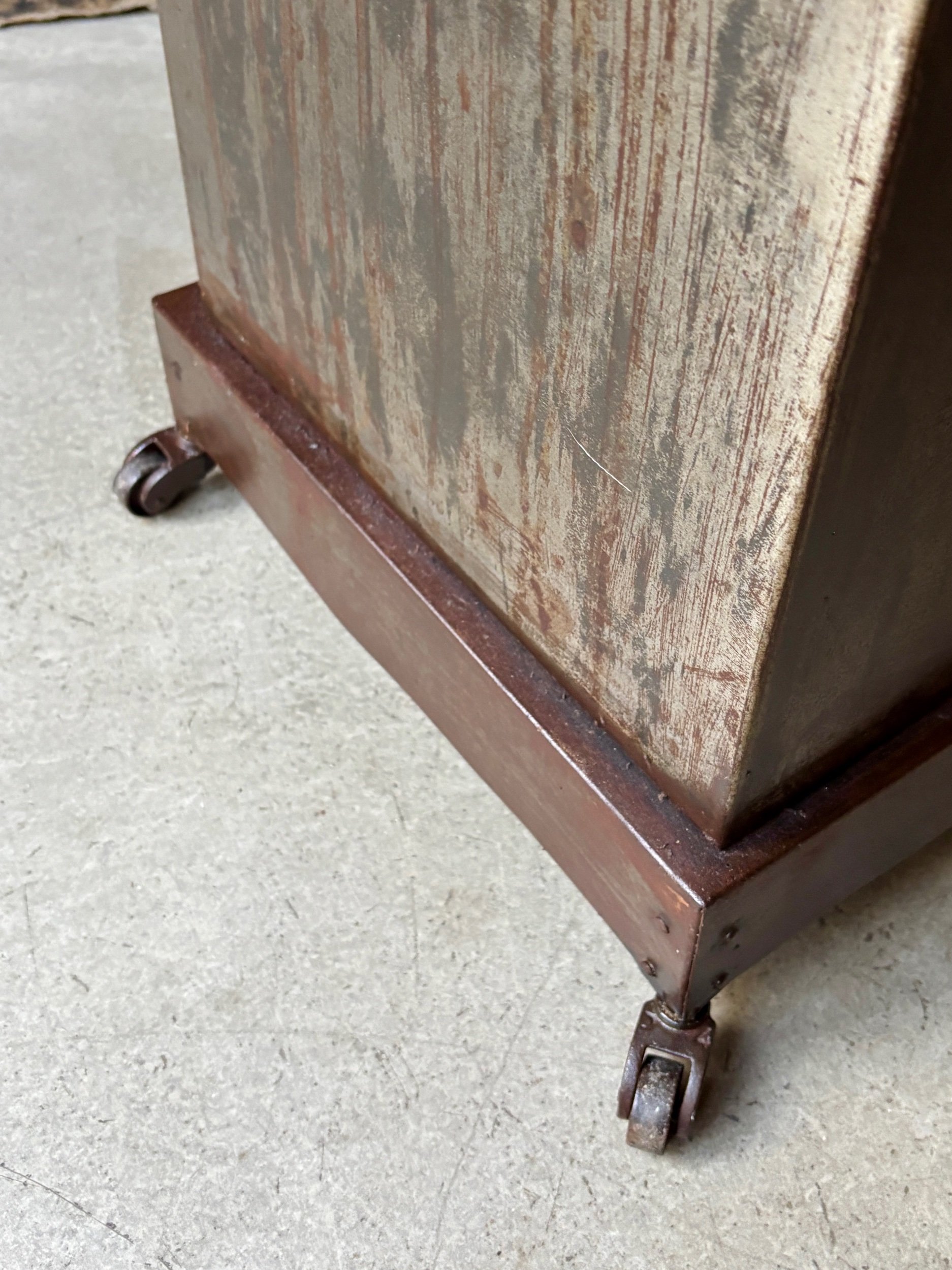 meuble-toilette-metal-napoleon-iii-vintage-axs-design-paris-france