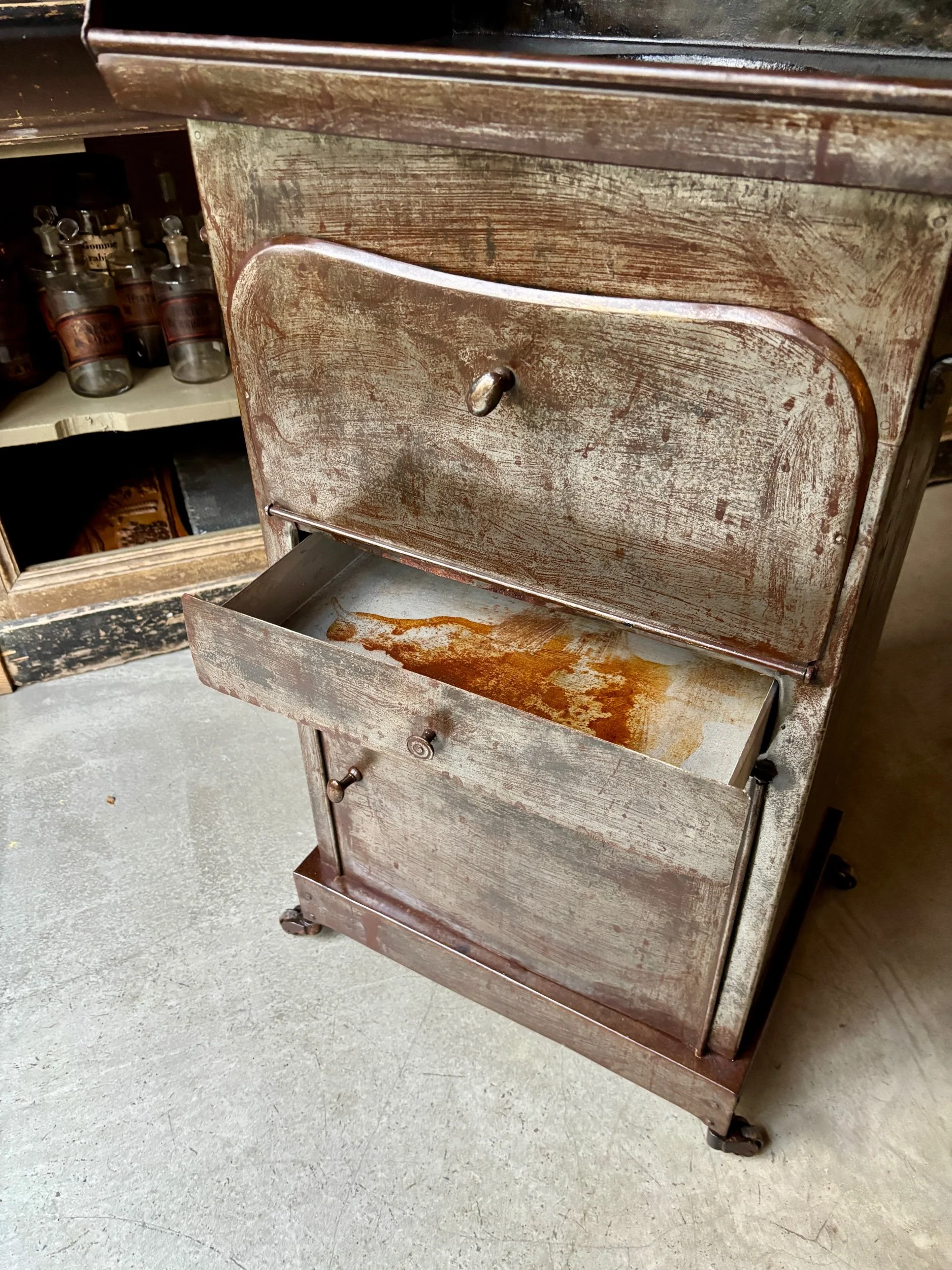 meuble-toilette-metal-napoleon-iii-vintage-axs-design-paris-france