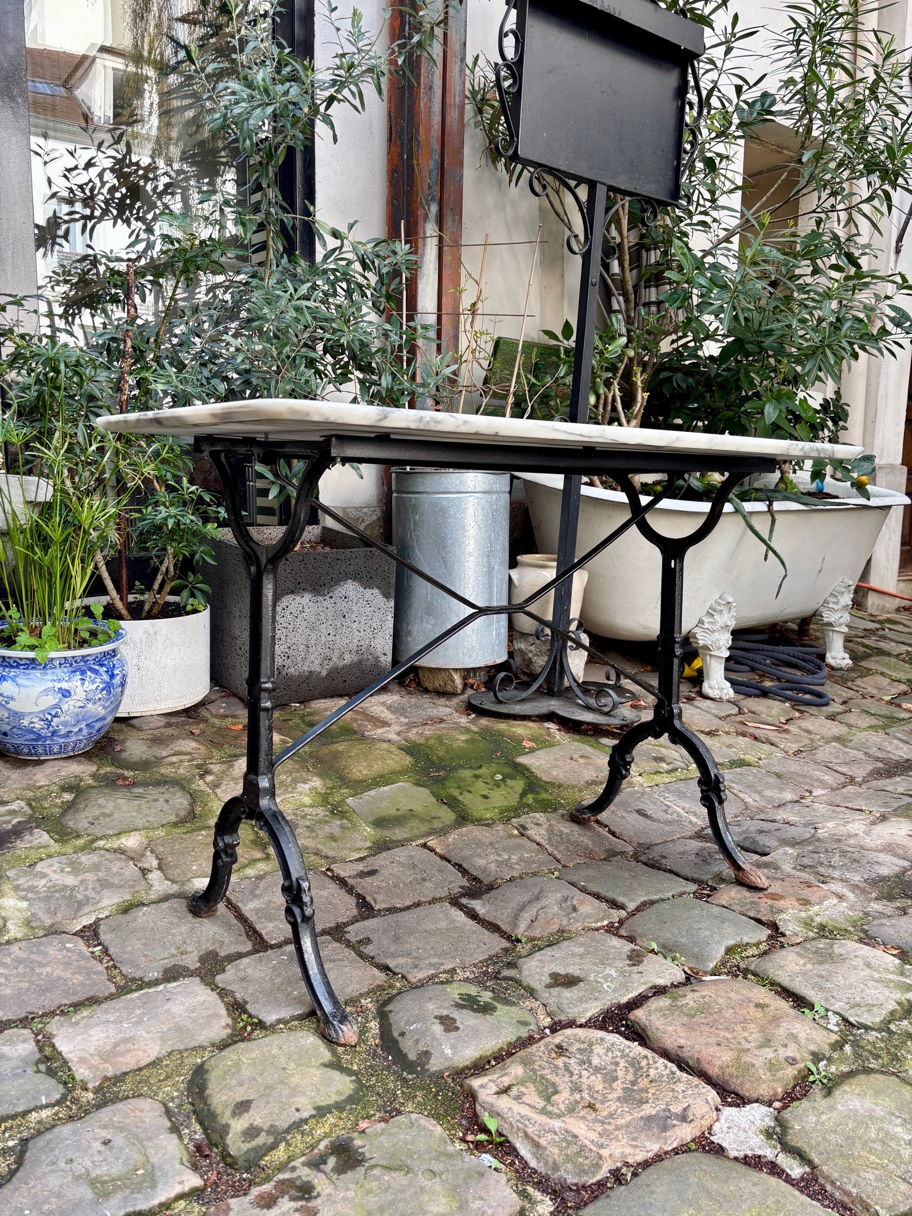 table-bistrot-marbre-fonte-fer-gris-noir-meuble-vintage-axs-design-paris-france