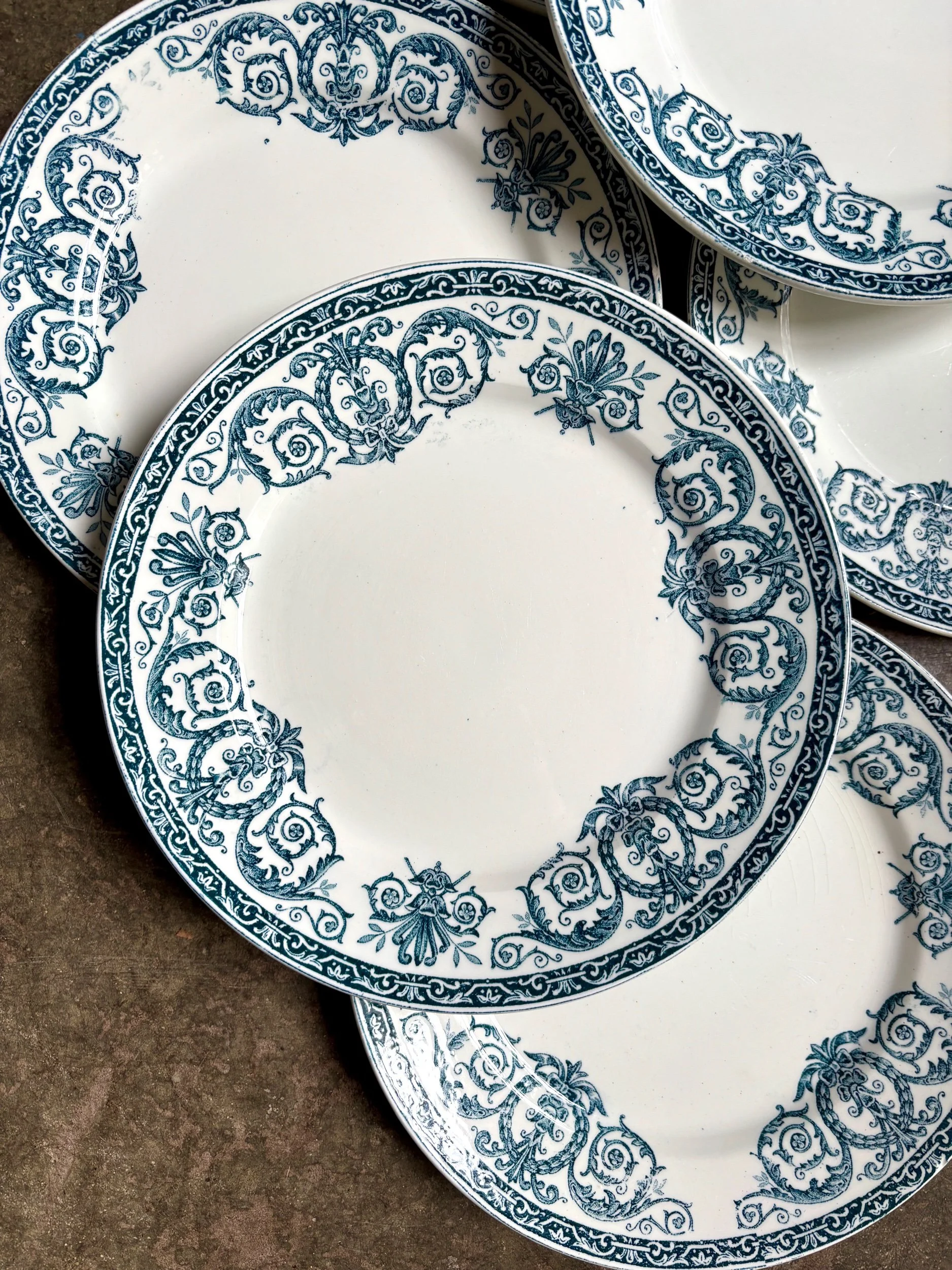 assiettes-dessert-leon-graves-marie-louise-terre-fer-bleu-vaisselle-vintage-axs-design-paris-france