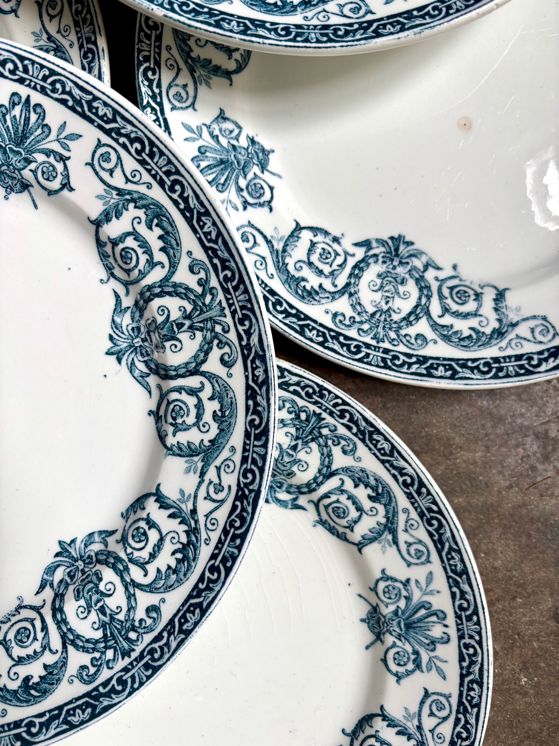 assiettes-dessert-leon-graves-marie-louise-terre-fer-bleu-vaisselle-vintage-axs-design-paris-france