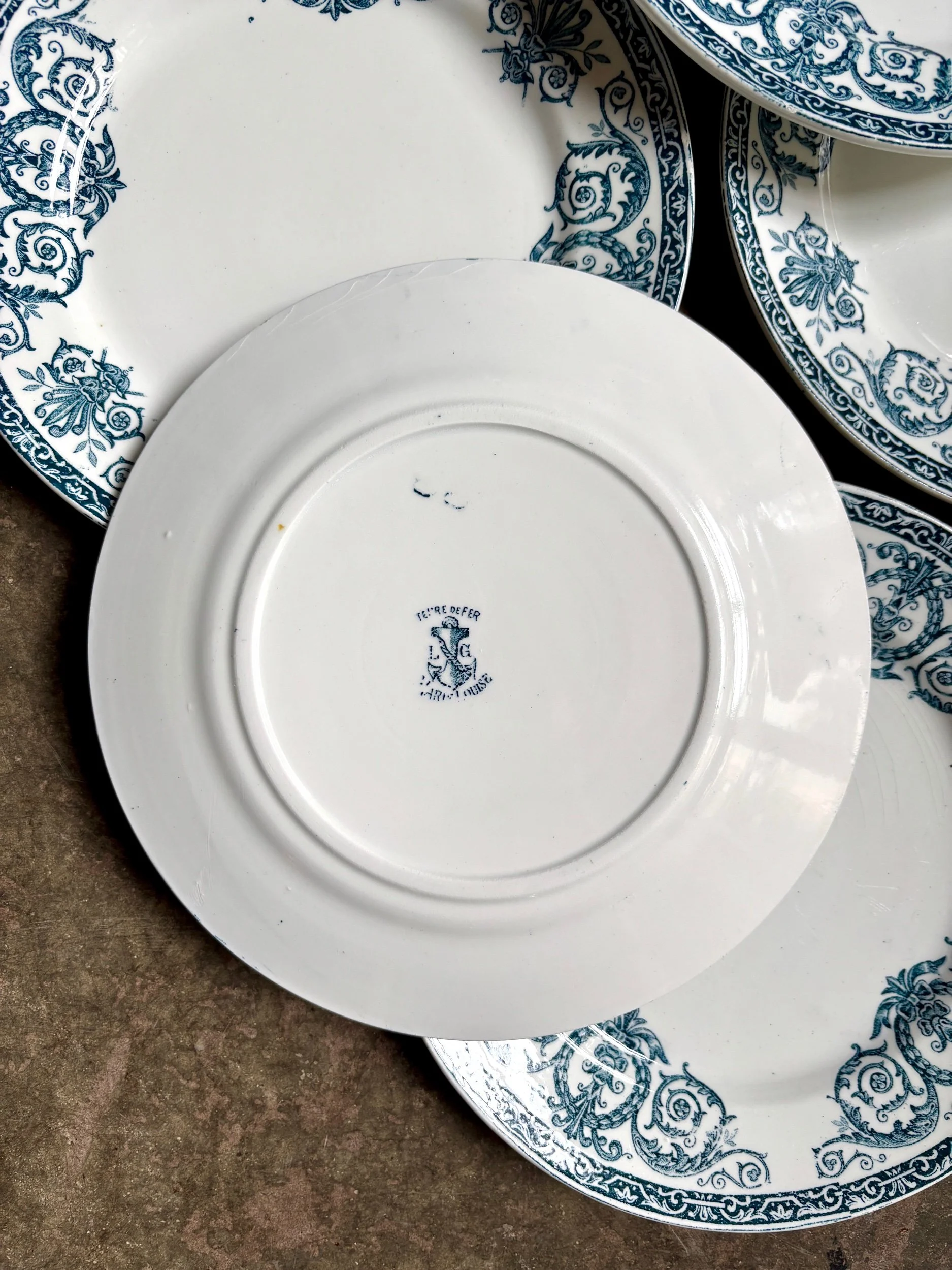 assiettes-dessert-leon-graves-marie-louise-terre-fer-bleu-vaisselle-vintage-axs-design-paris-france