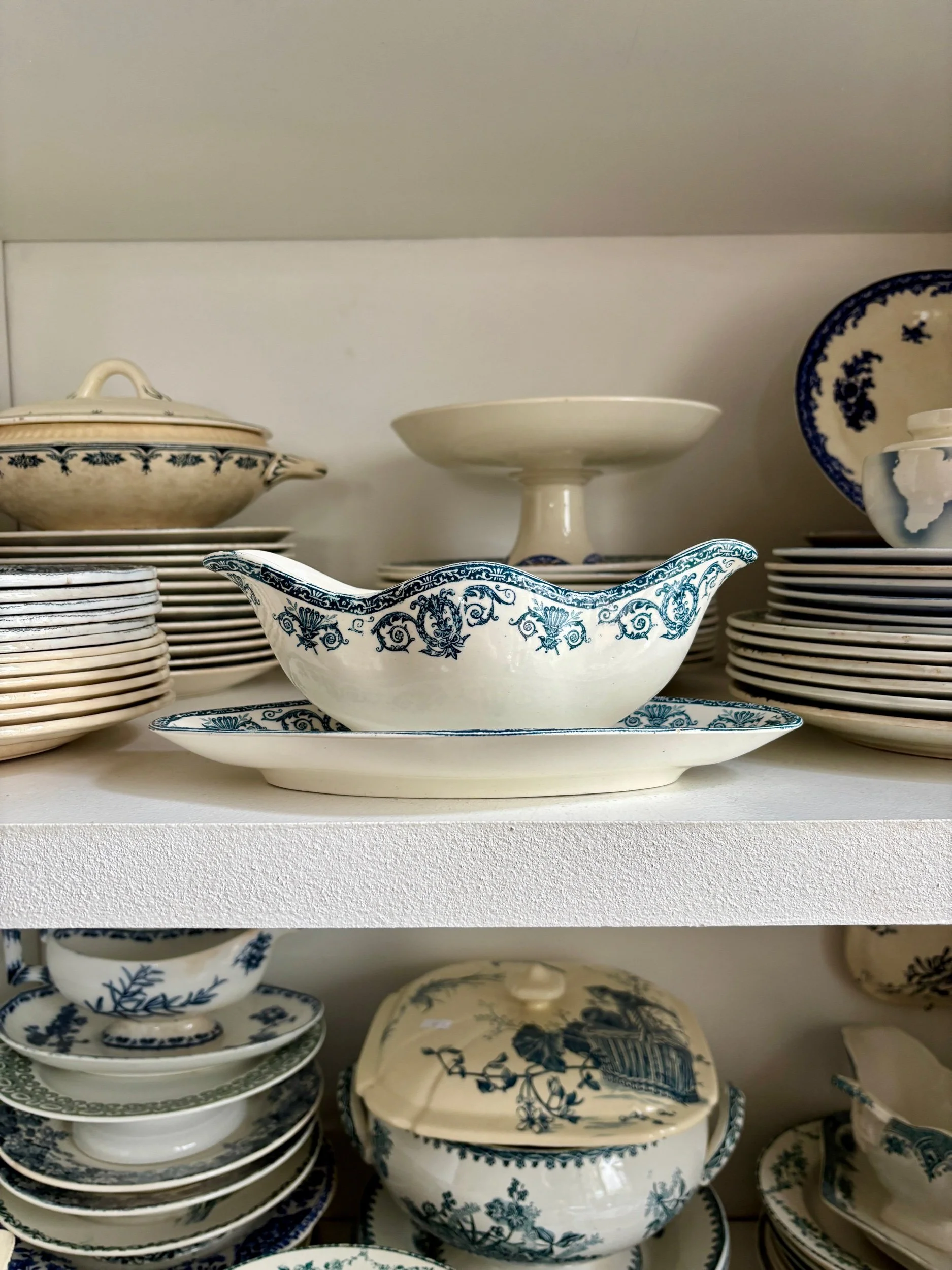 Saucière Léon Graves en terre de fer, service "Marie-Louise"