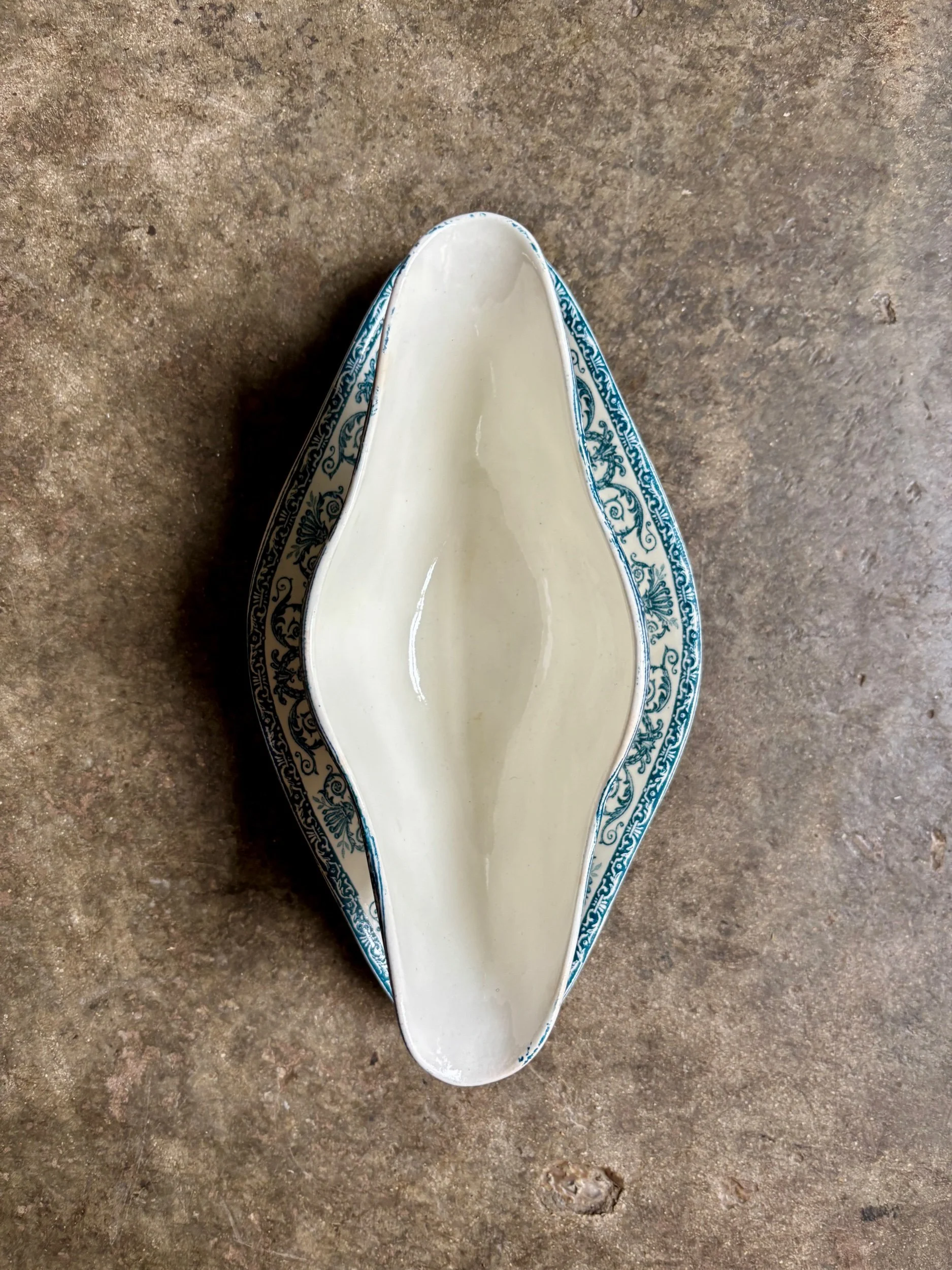 sauciere-leon-graves-marie-louise-terre-fer-bleu-vaisselle-vintage-axs-design-paris-france