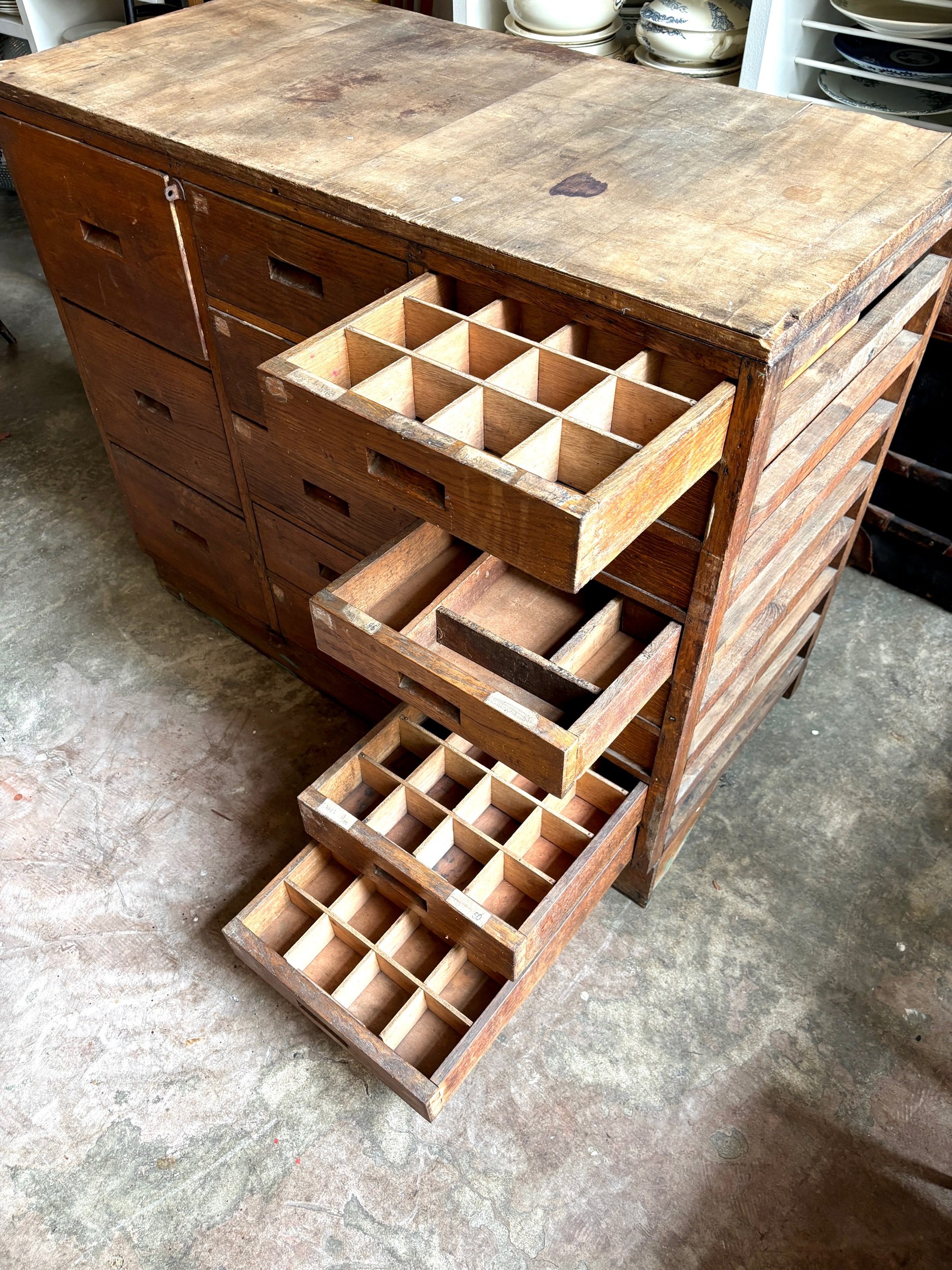 meuble-metier-tiroirs-rangement-bois-commode-vintage-axs-design-paris-france