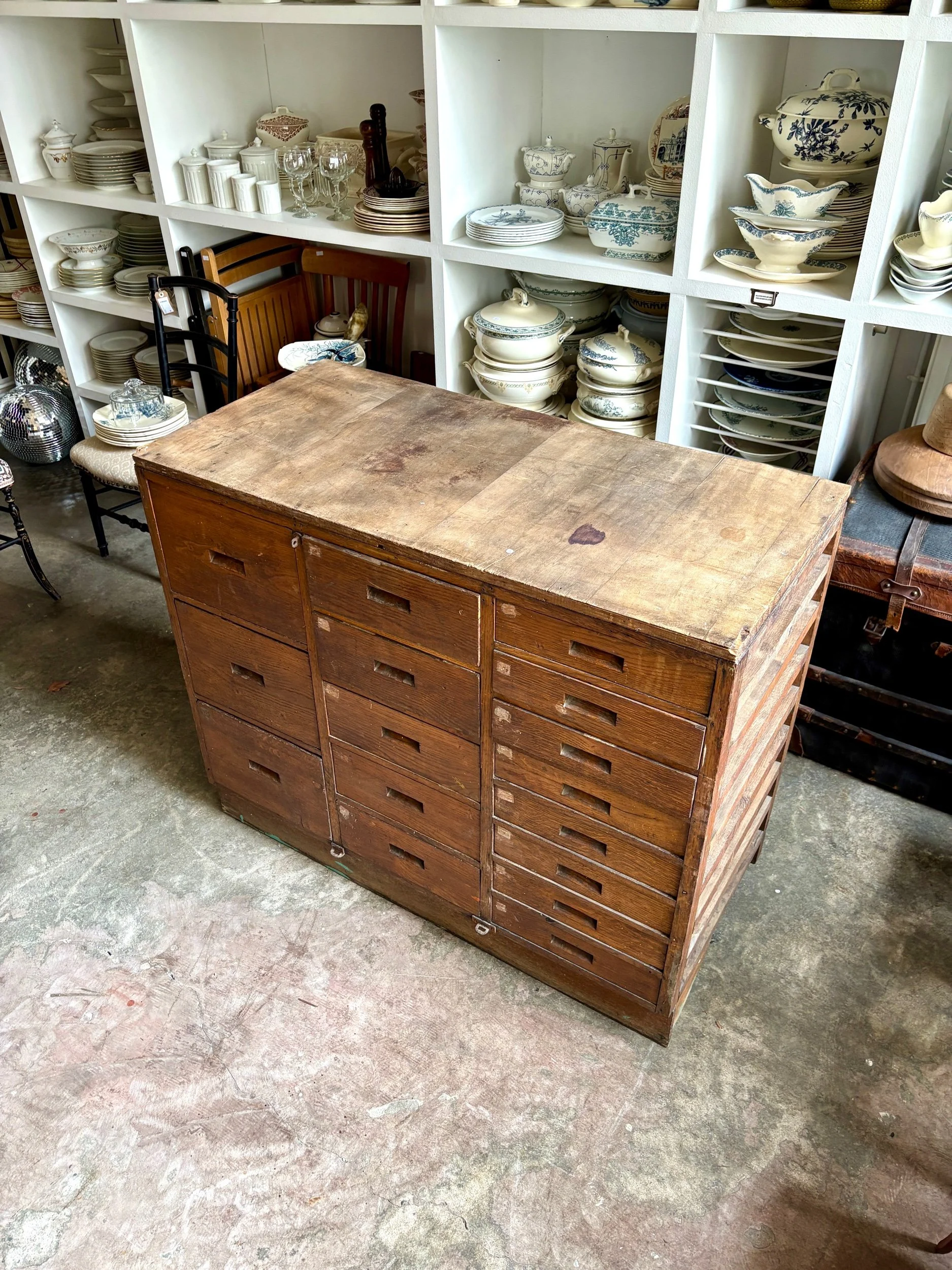 meuble-metier-tiroirs-rangement-bois-commode-vintage-axs-design-paris-france