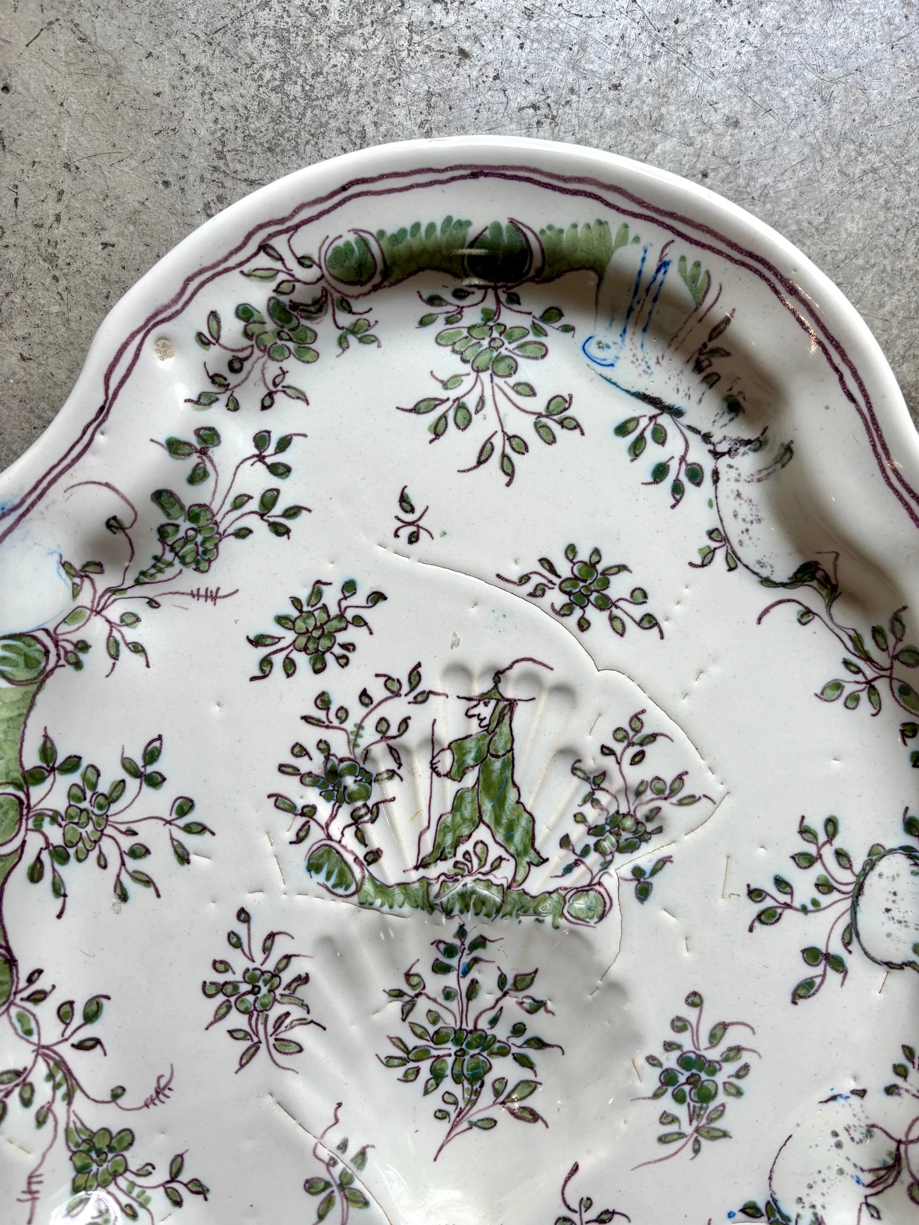 plat-moustiers-faience-vert-vaisselle-vintage-axs-design-paris-france