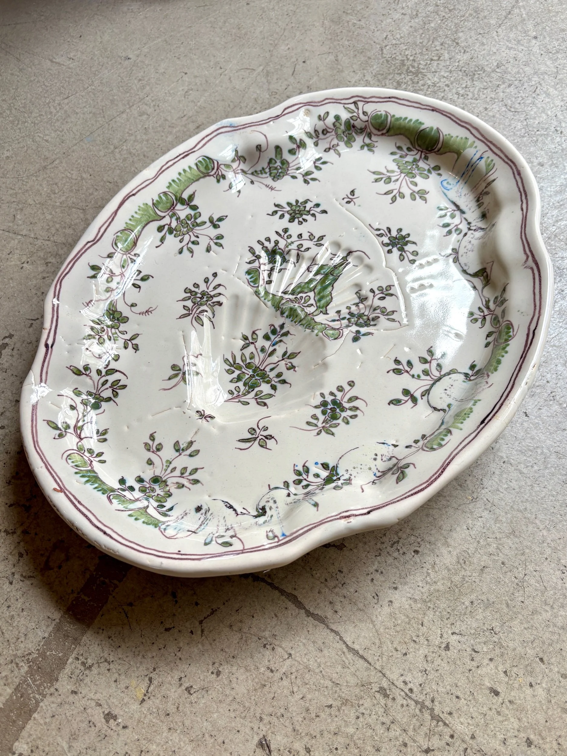 plat-moustiers-faience-vert-vaisselle-vintage-axs-design-paris-france