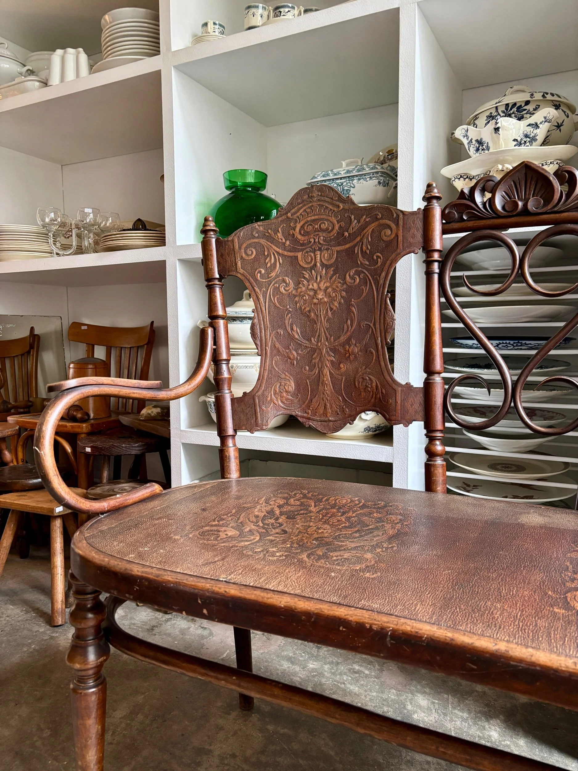 banc-banquette-hetre-cintre-assise-vintage-axs-design-paris-france