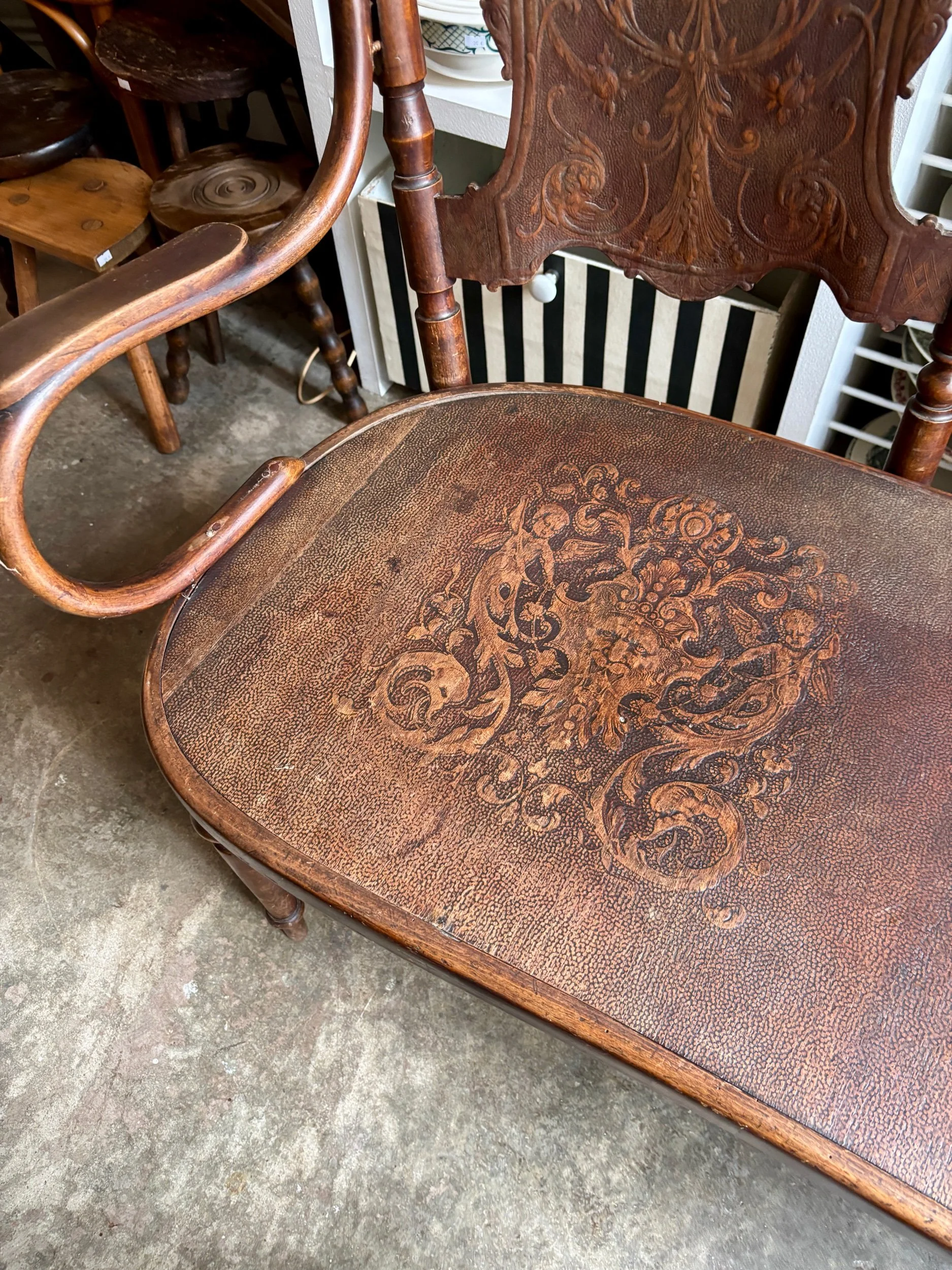 banc-banquette-hetre-cintre-assise-vintage-axs-design-paris-france