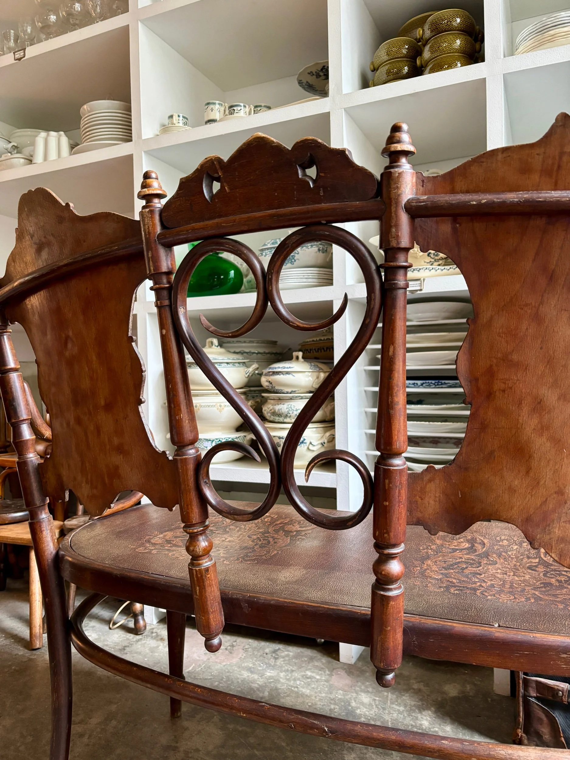 banc-banquette-hetre-cintre-assise-vintage-axs-design-paris-france