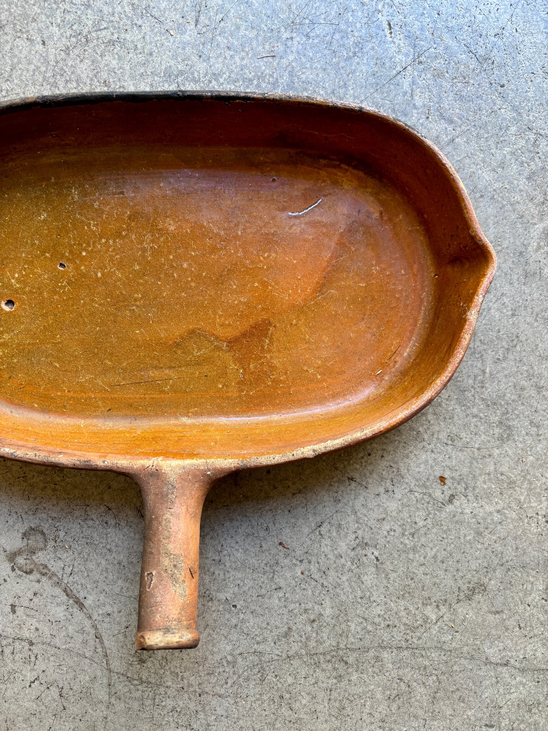 leche-frite-plat-terre-cuite-ceramique-vintage-axs-design-paris-france-1