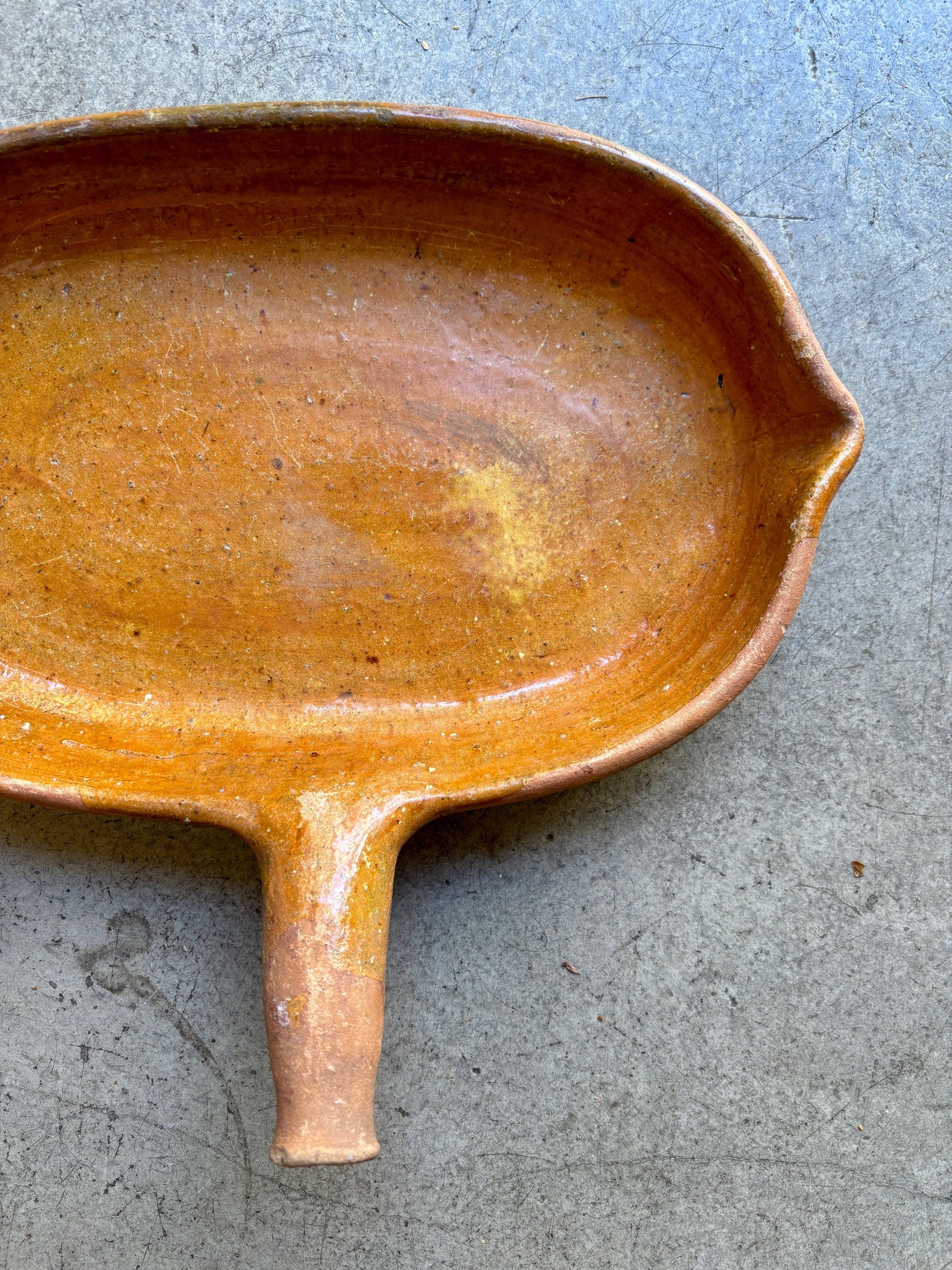 leche-frite-plat-terre-cuite-ceramique-vintage-axs-design-paris-france-2