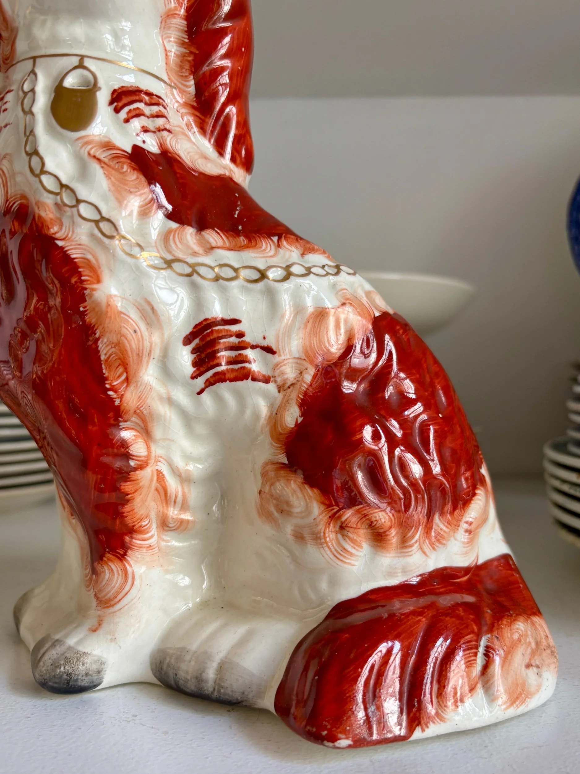 chien-cavalier-king-charles-1-faience-stafforshire-decoration-vintage-axs-design-paris-france