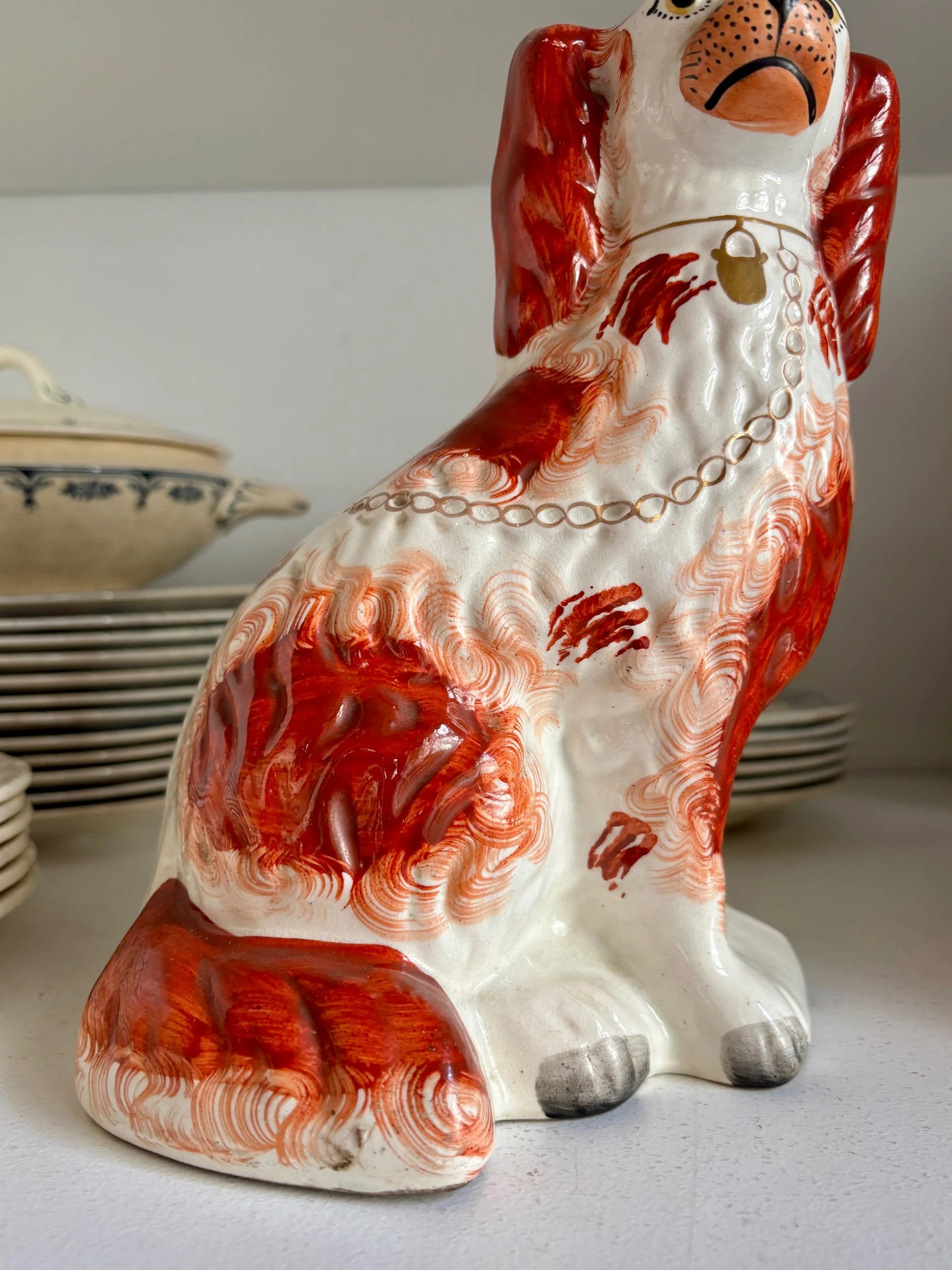 chien-cavalier-king-charles-2-faience-stafforshire-decoration-vintage-axs-design-paris-france