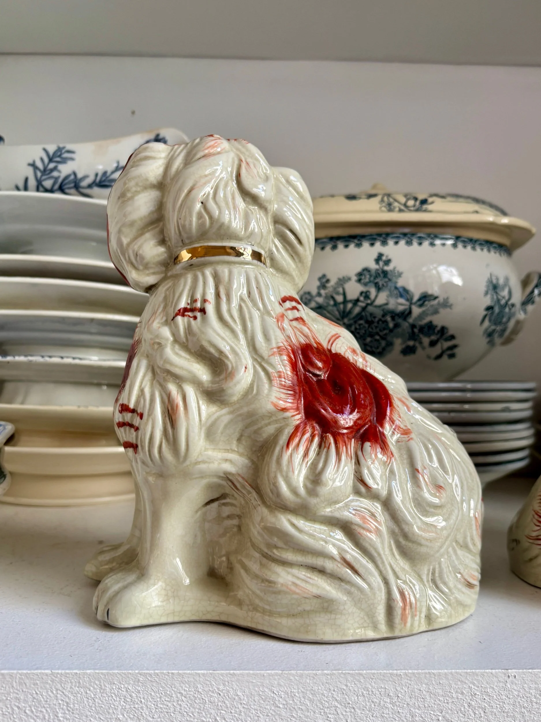 paire-chiens-faience-staffordshire-roux-decoration-vintage-axs-design-paris-france