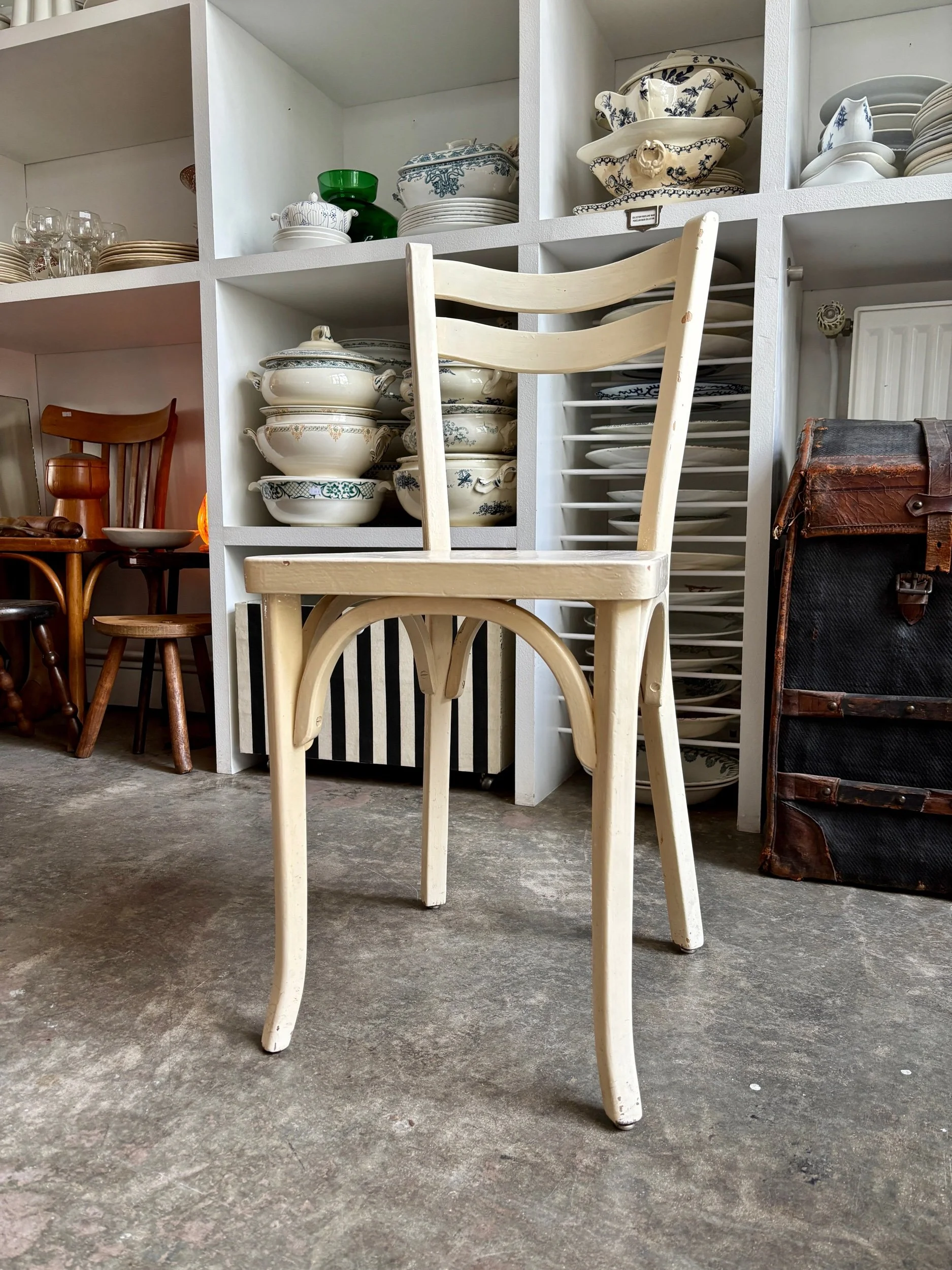 chaise-bistrot-bois-beige-assise-vintage-axs-design-paris-france-1